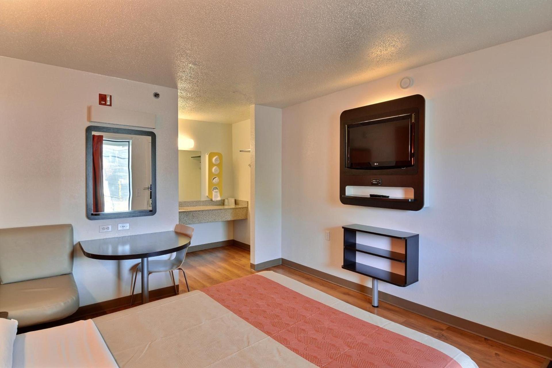 Motel 6-Tewksbury, MA - Boston photo 18