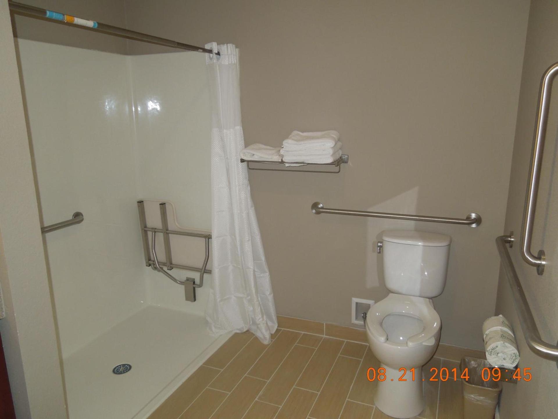 Super 8 by Wyndham Hershey Chocolate Avenue photo 9