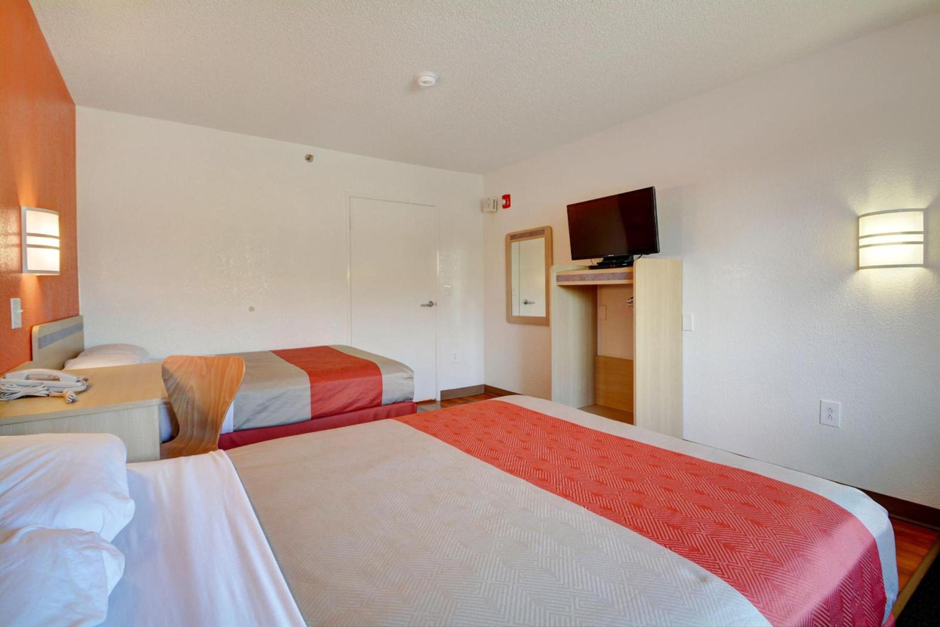Motel 6-Wethersfield, CT - Hartford photo 8