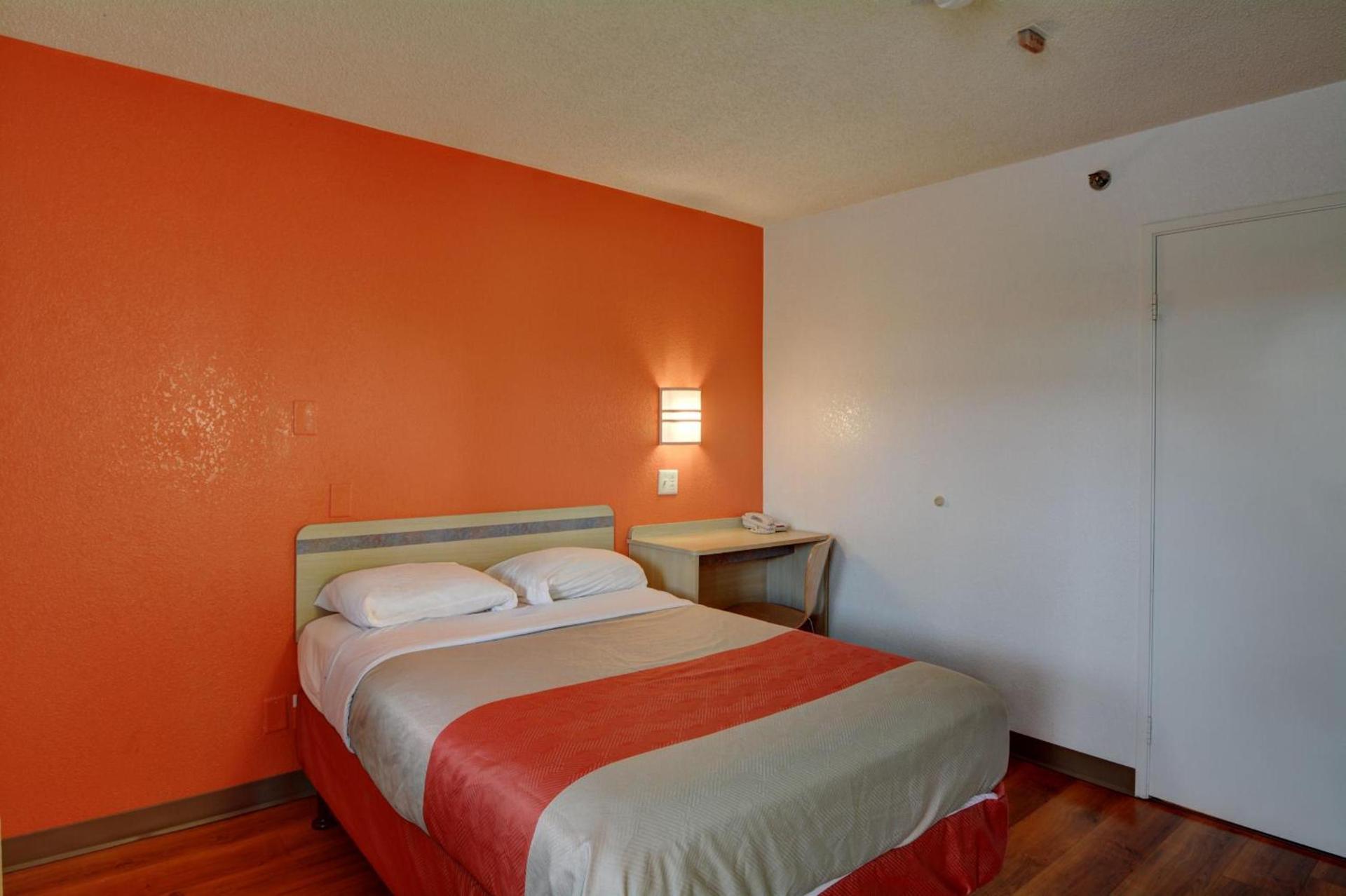 Motel 6-Wethersfield, CT - Hartford photo 12