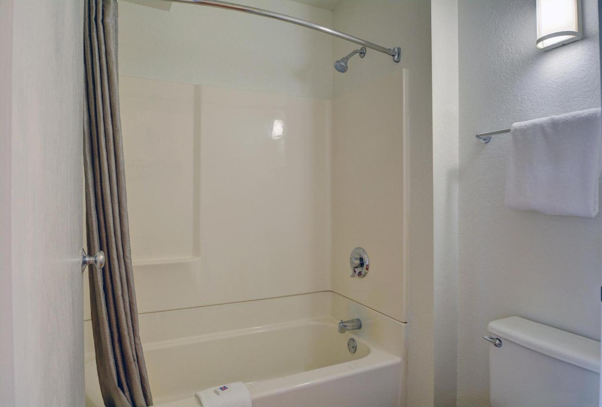 Motel 6-Wethersfield, CT - Hartford photo 14
