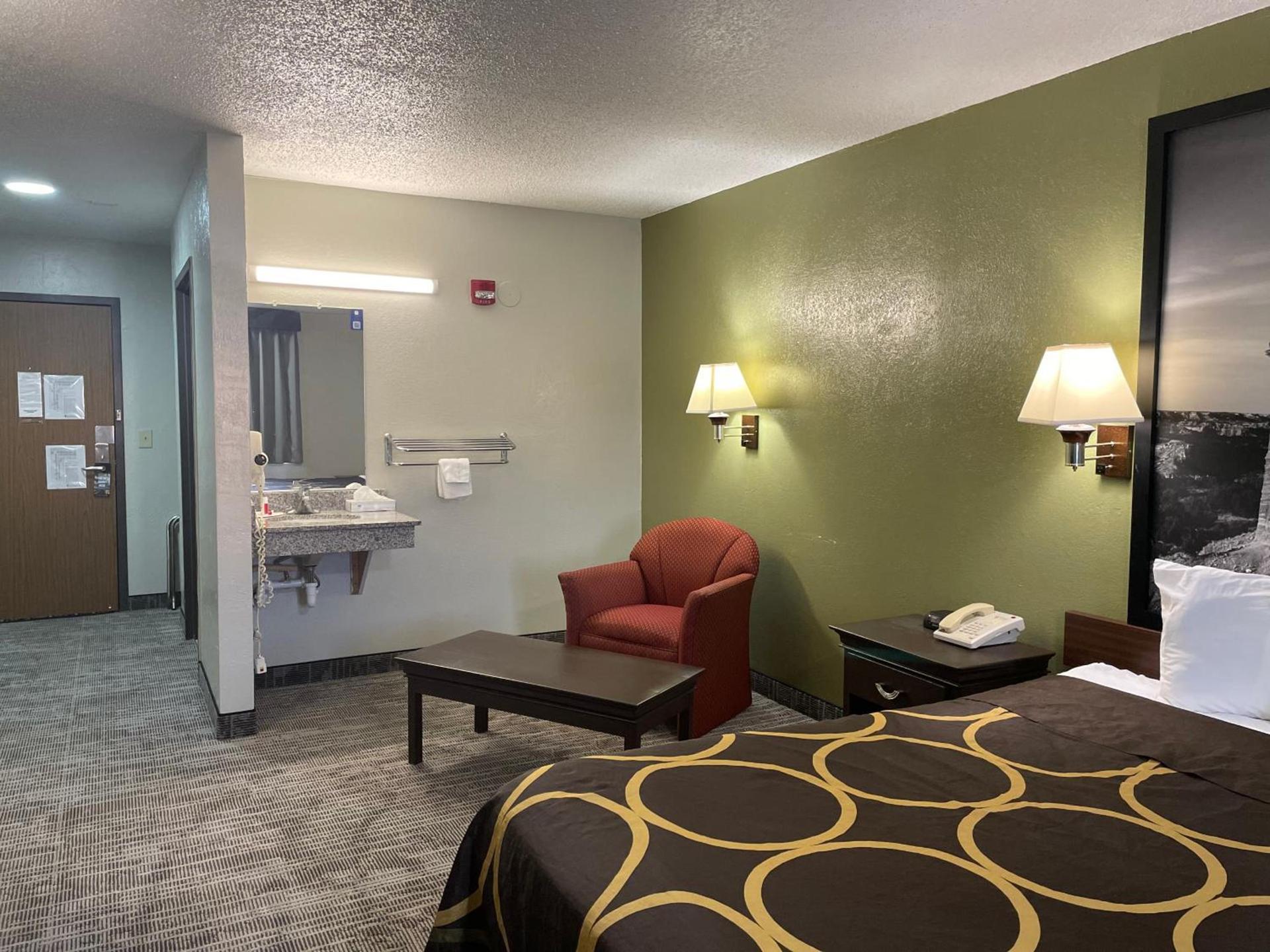 Super 8 by Wyndham Amarillo Central TX photo 43