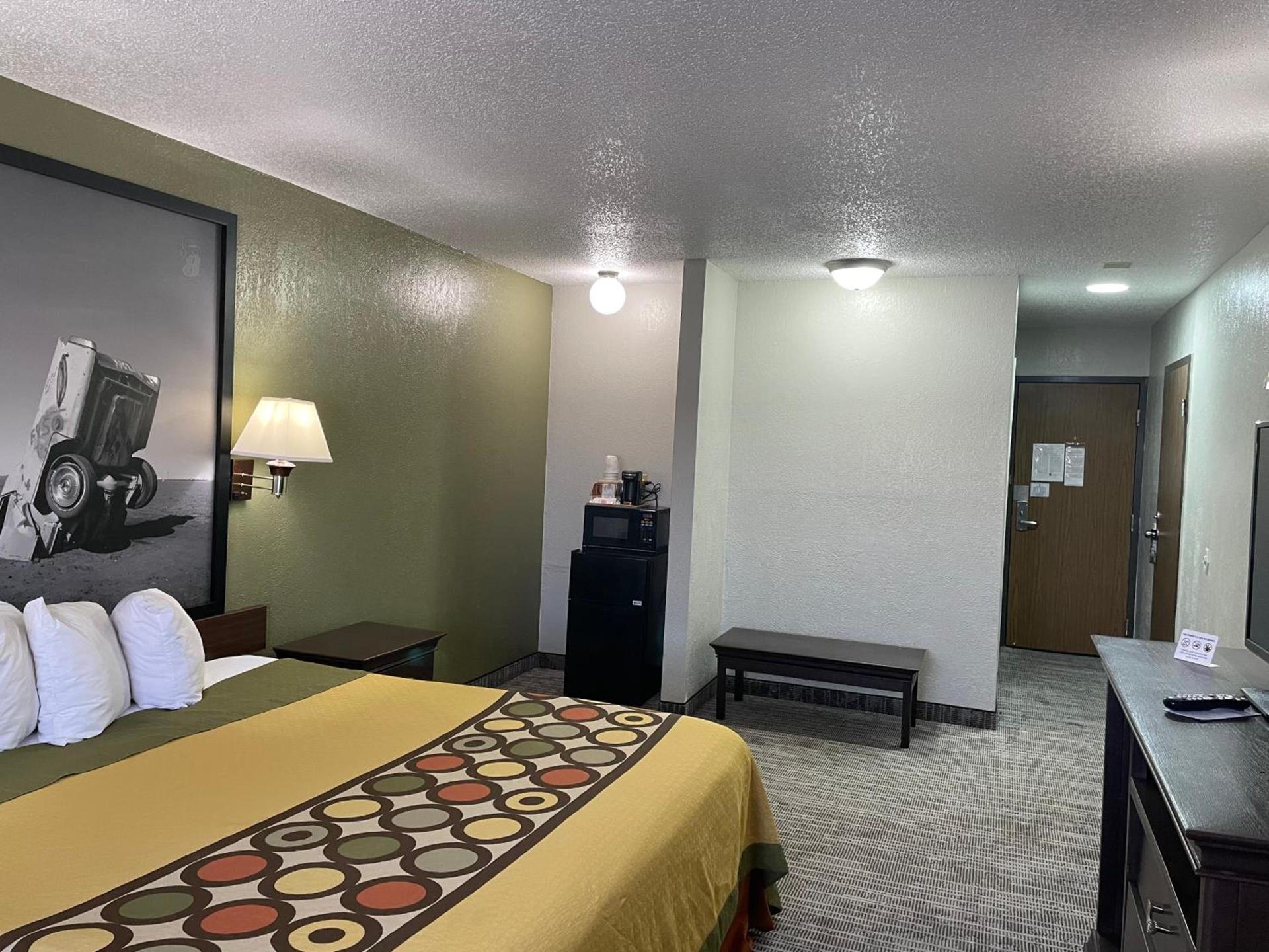 Super 8 by Wyndham Amarillo Central TX photo 35