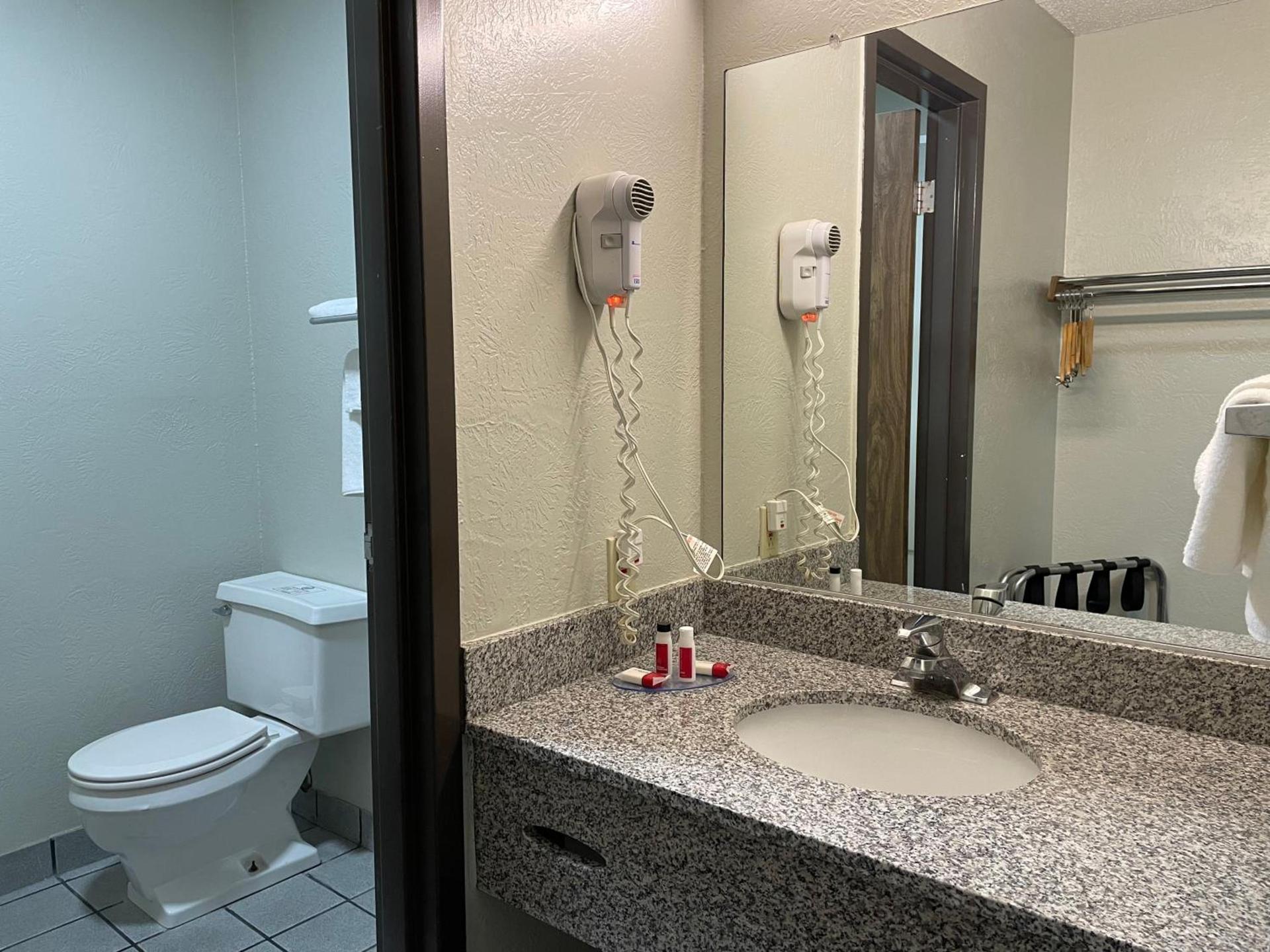 Super 8 by Wyndham Amarillo Central TX photo 61