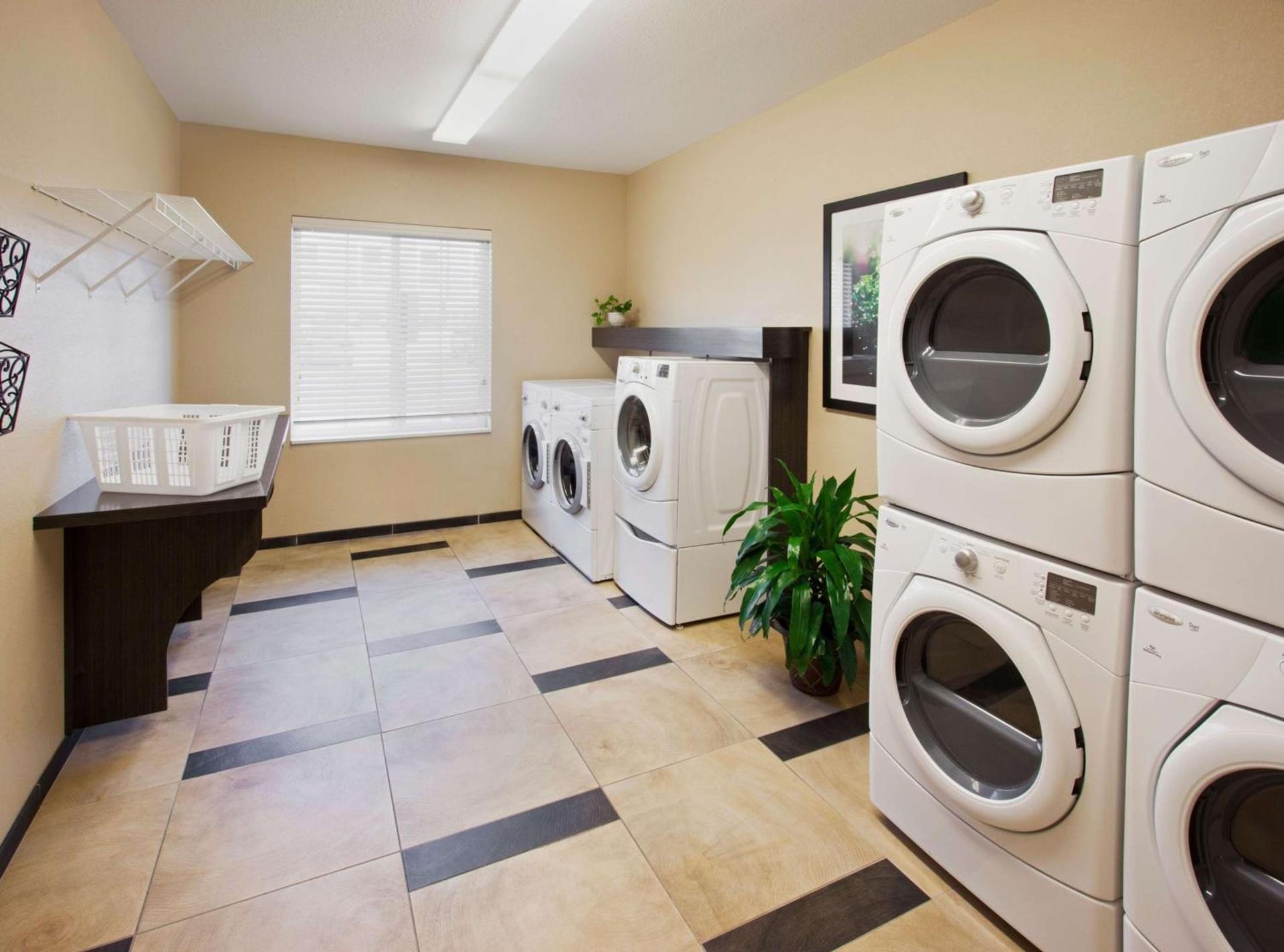 Sonesta Simply Suites Orange County Airport photo 18