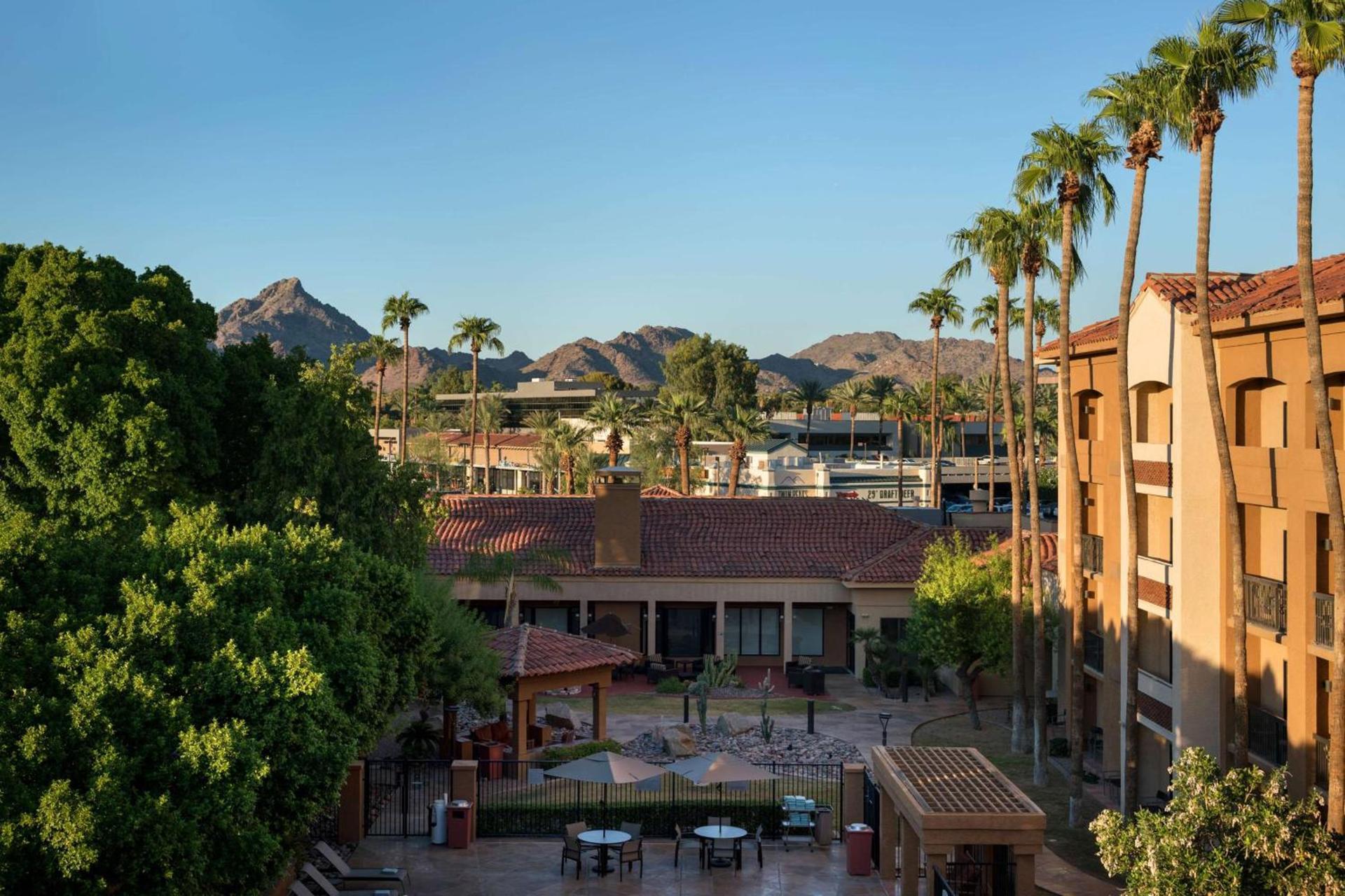 Sonesta Select Phoenix Camelback photo 1