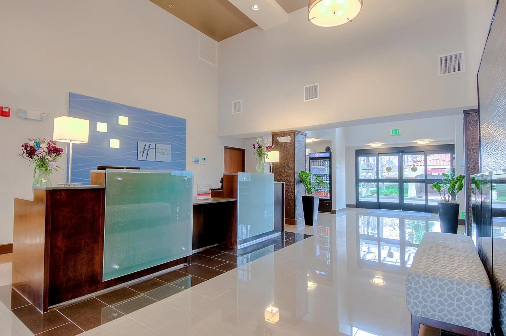 Holiday Inn Express & Suites Carlsbad Beach by IHG photo 14