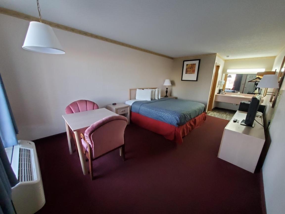 Twelve Oaks Inn photo 6