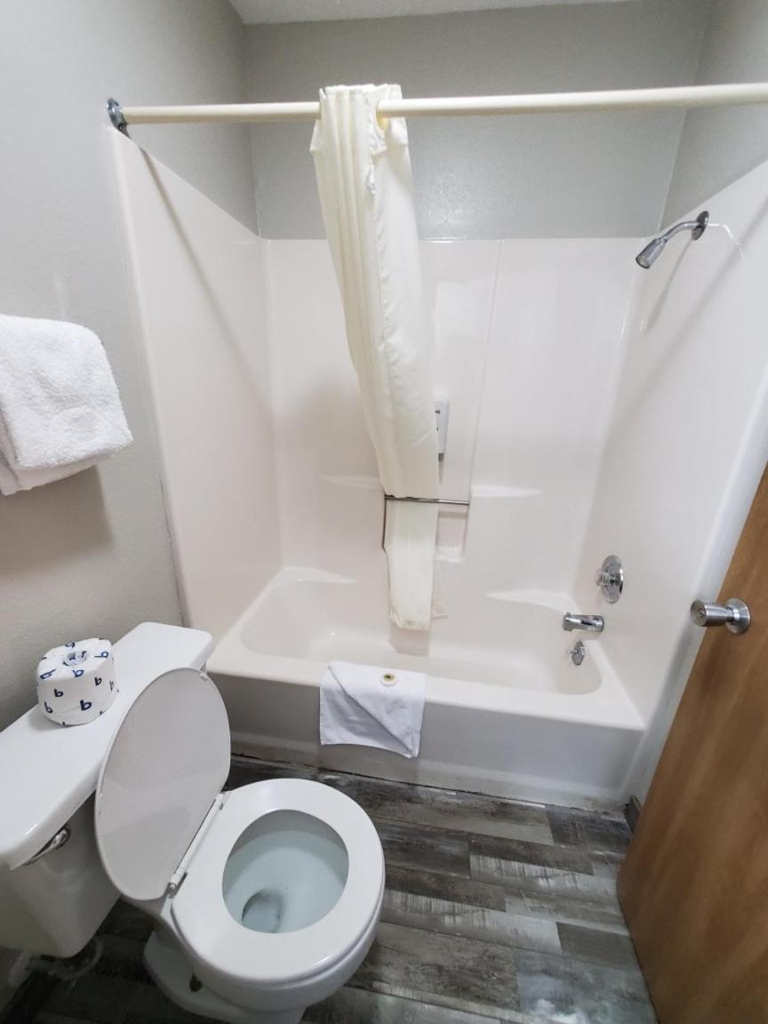 Twelve Oaks Inn photo 5