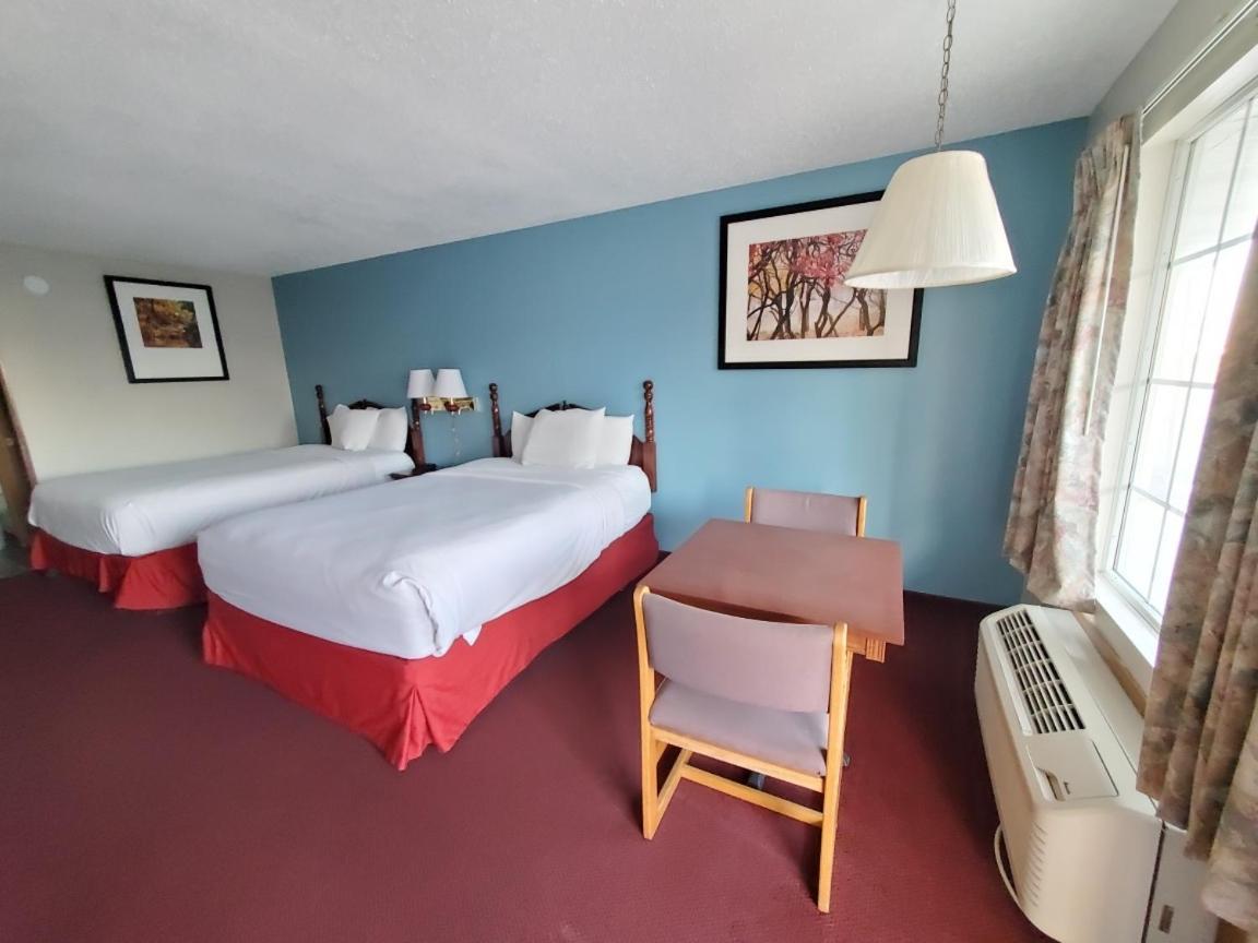 Twelve Oaks Inn photo 2