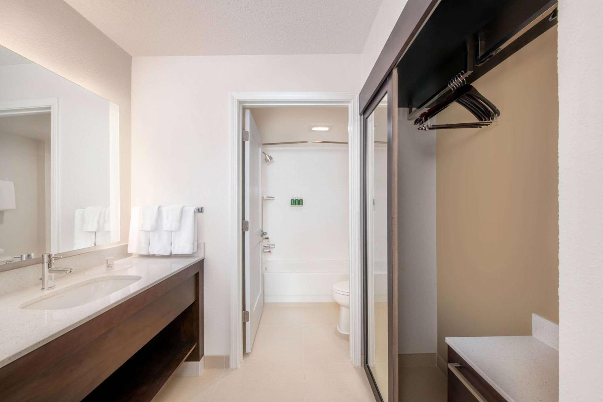 Sonesta ES Suites Atlanta Kennesaw Town Center photo 13