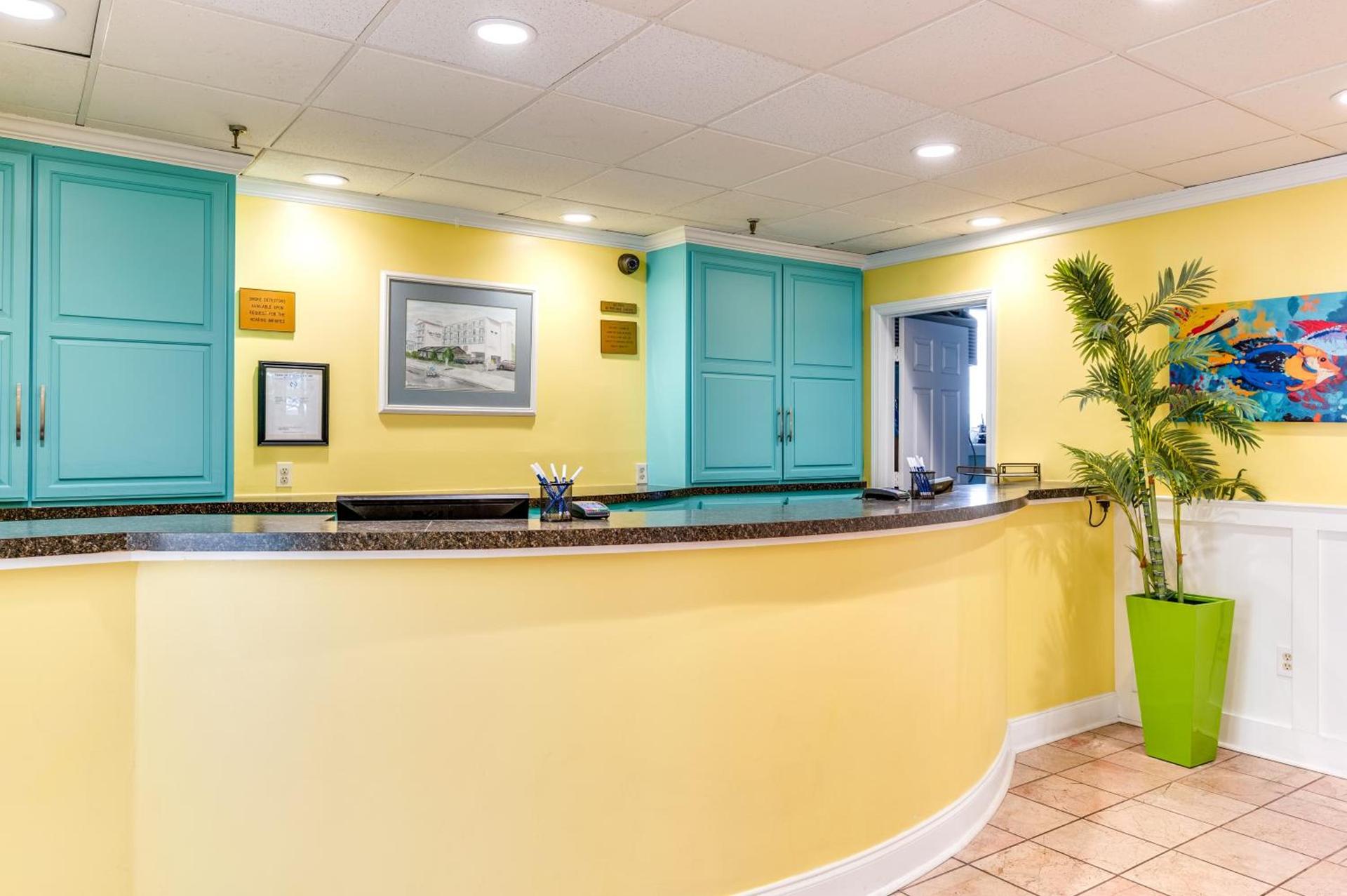 Cayman Suites Hotel photo 2