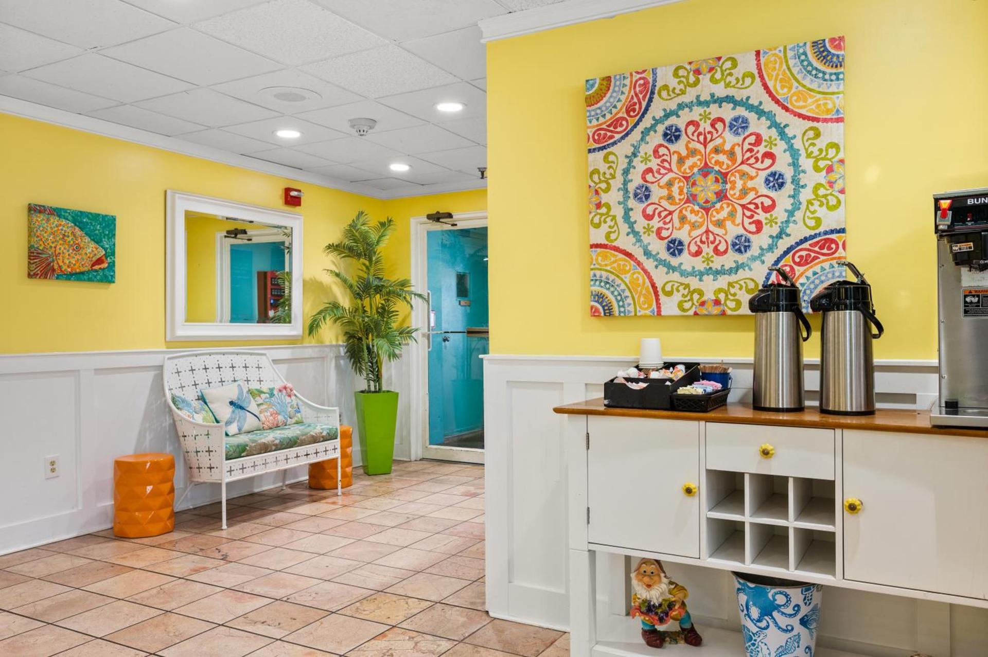 Cayman Suites Hotel photo 3