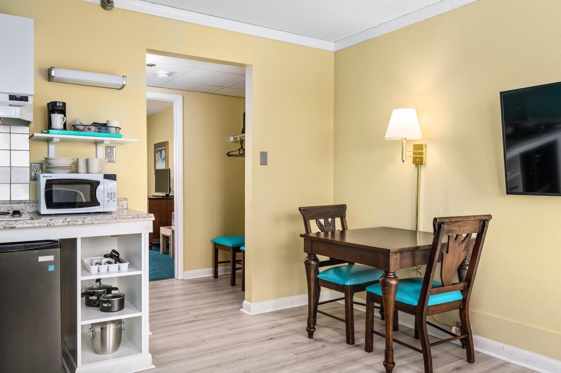 Cayman Suites Hotel photo 18