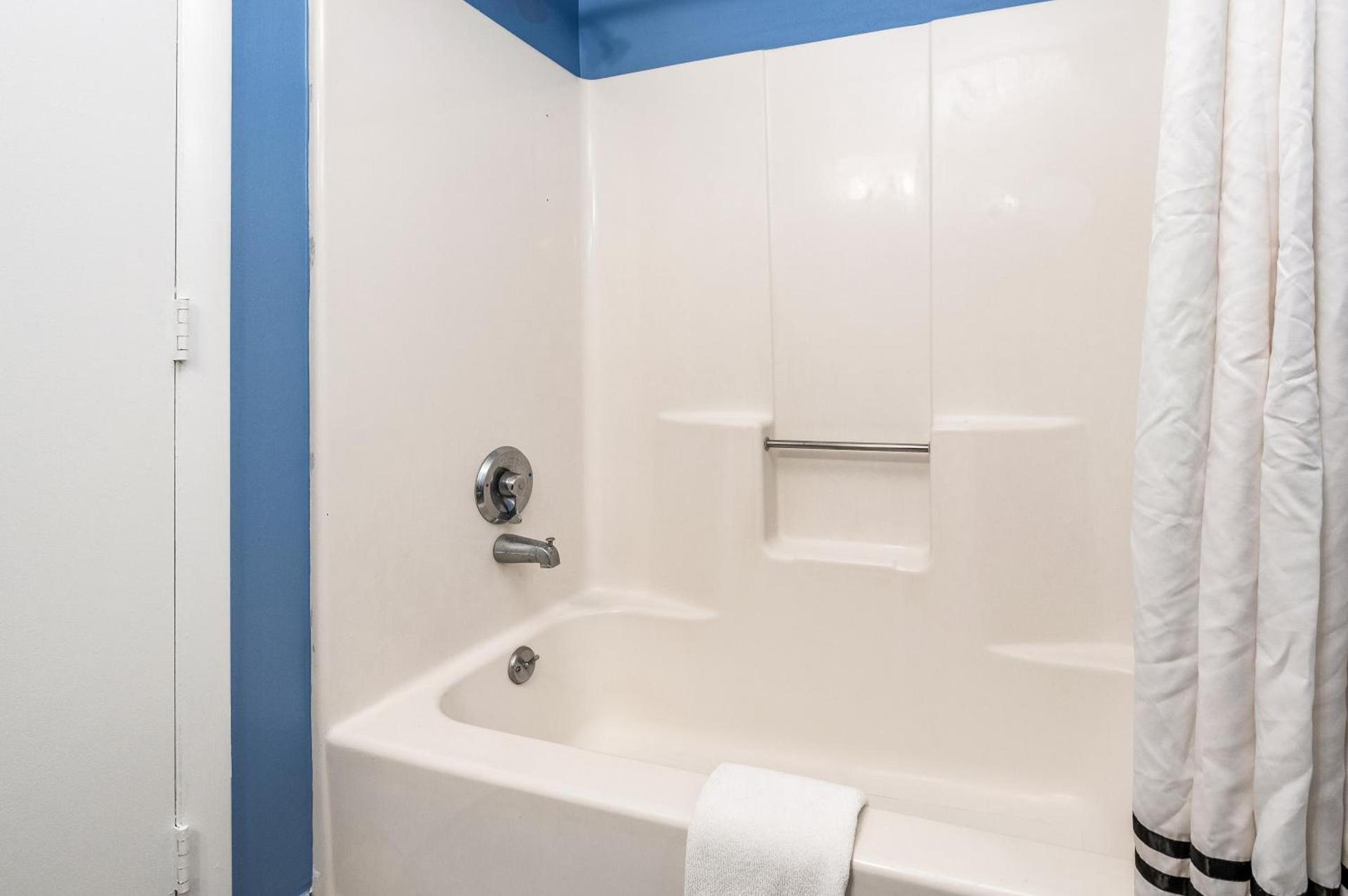 Cayman Suites Hotel photo 29
