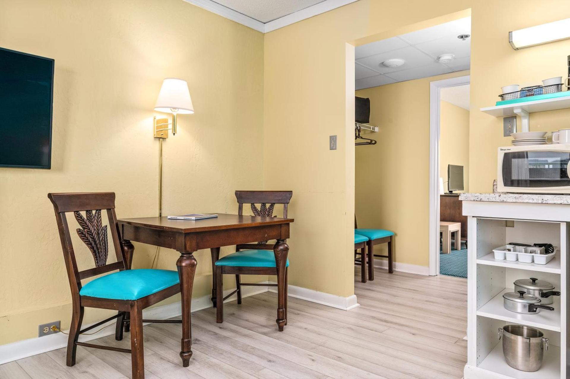 Cayman Suites Hotel photo 28