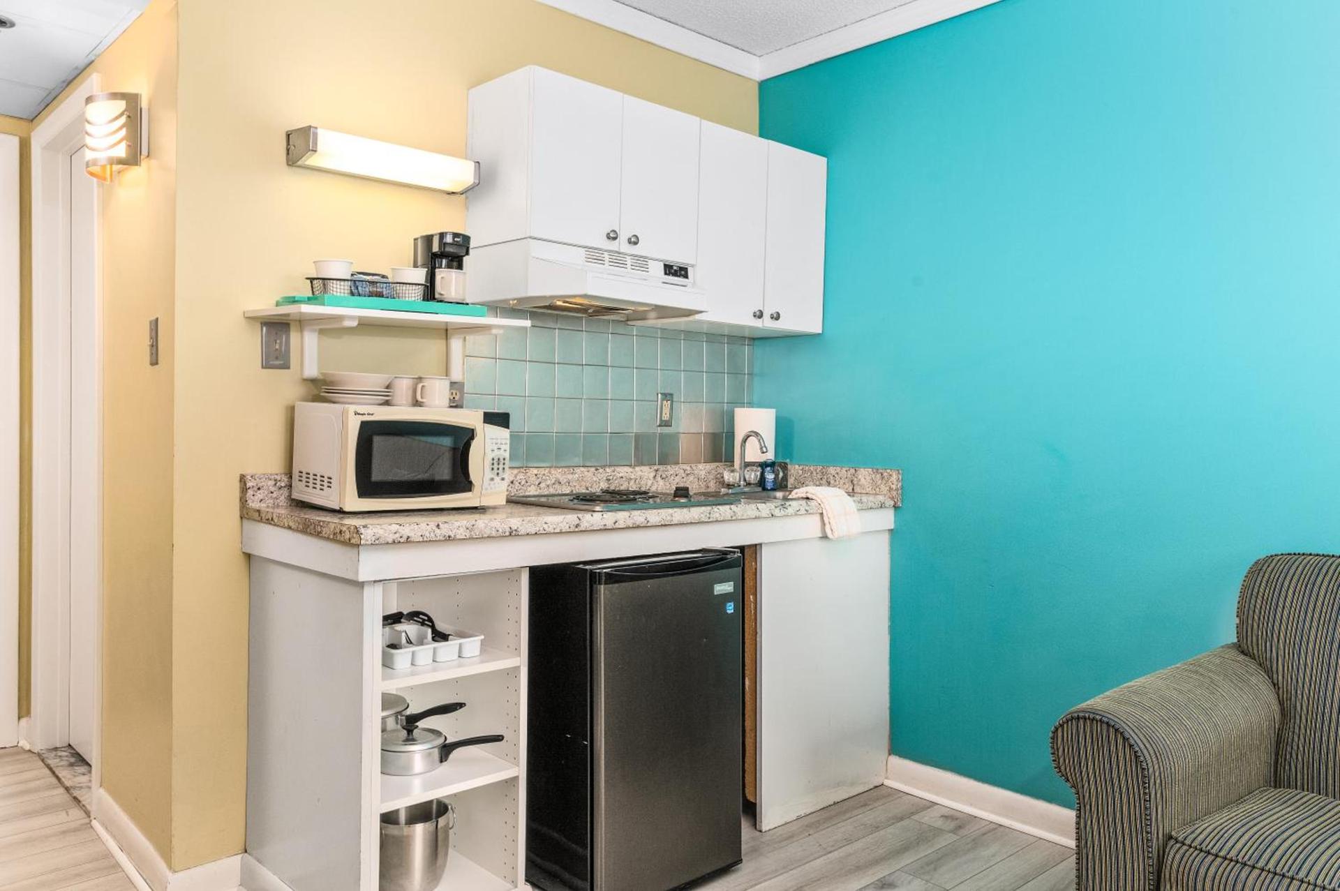 Cayman Suites Hotel photo 24