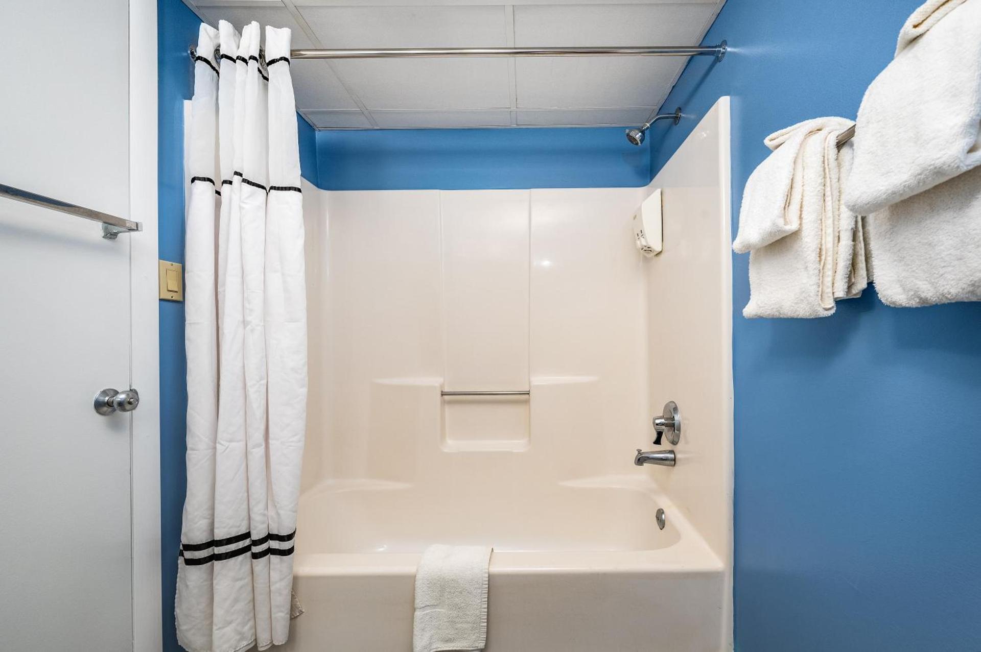 Cayman Suites Hotel photo 33