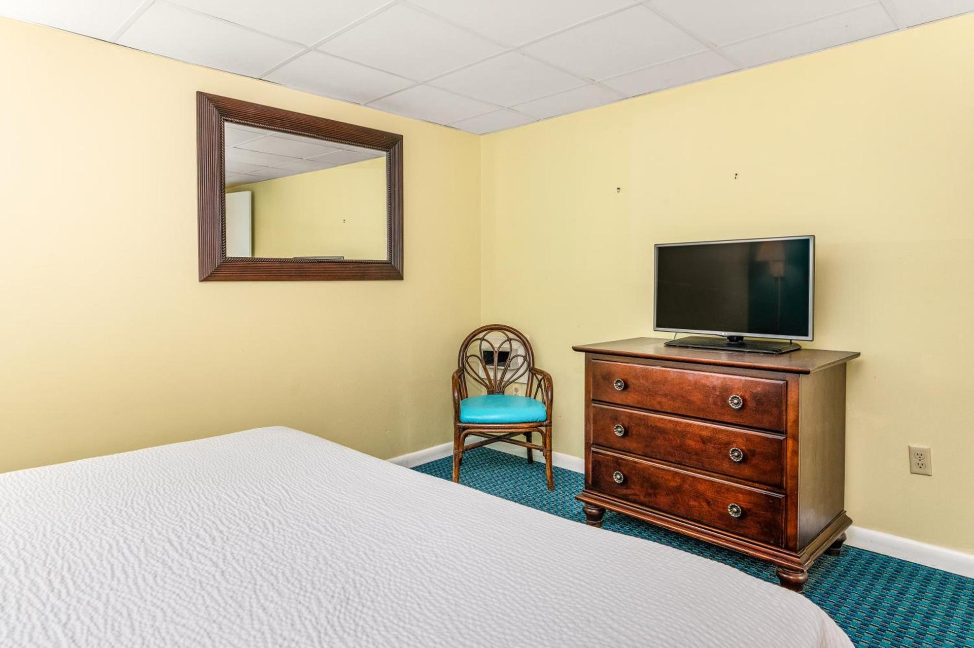 Cayman Suites Hotel photo 39