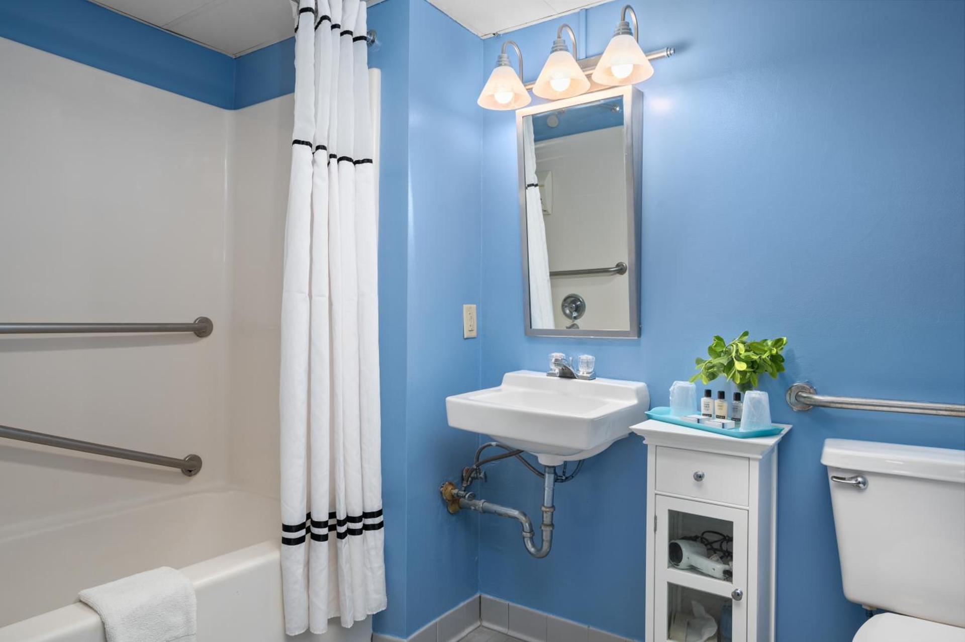 Cayman Suites Hotel photo 44