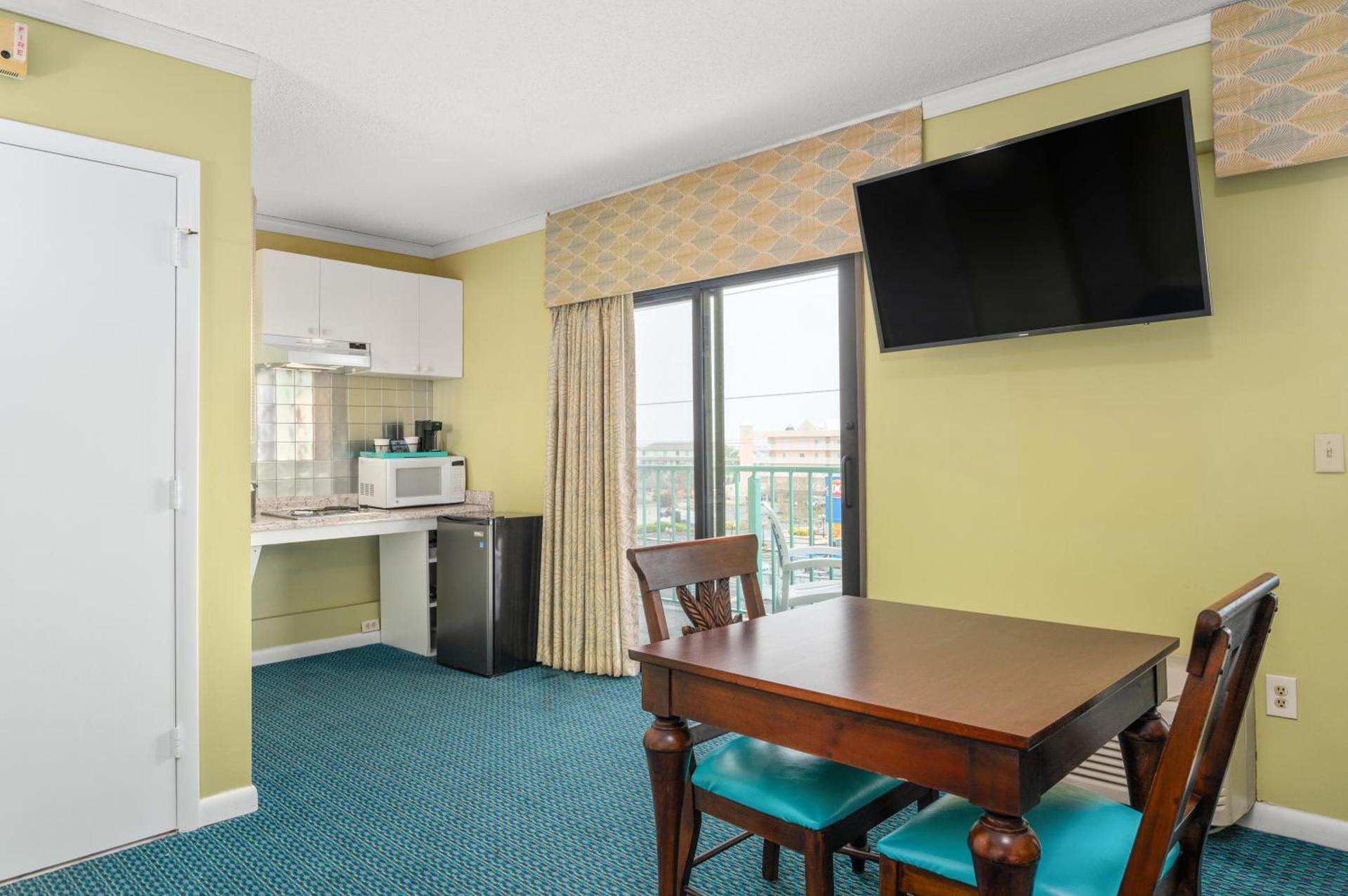 Cayman Suites Hotel photo 42