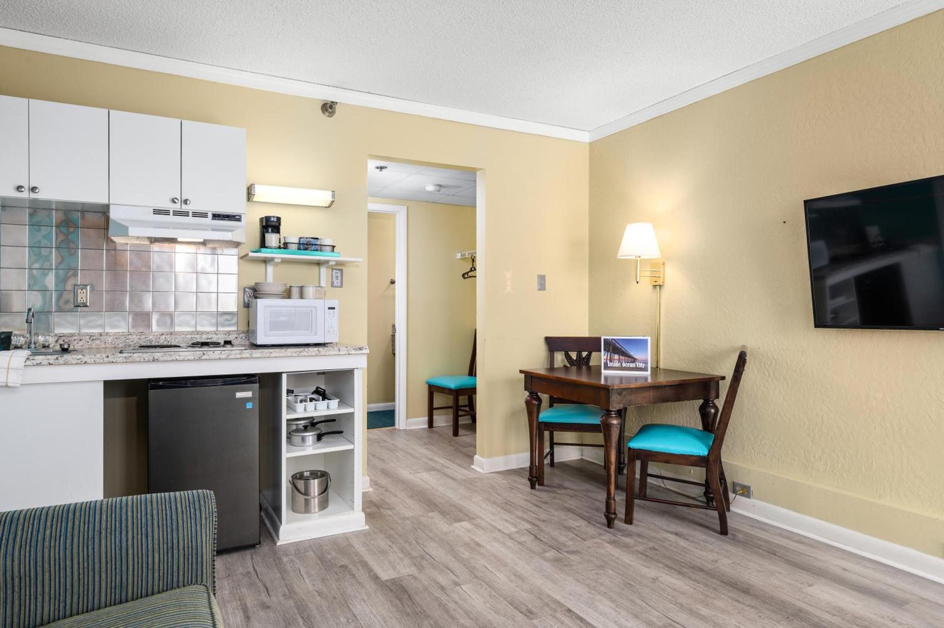 Cayman Suites Hotel photo 50