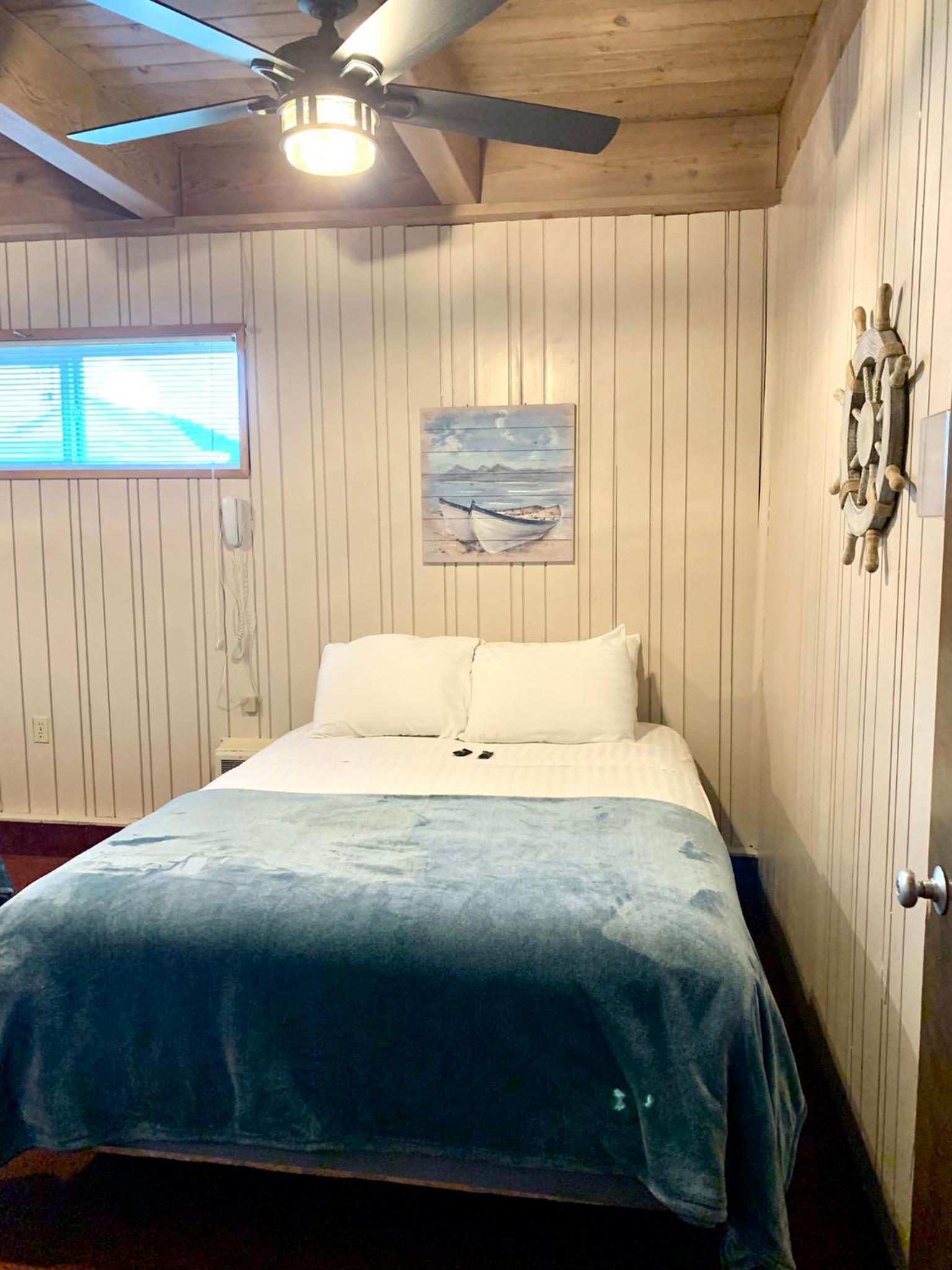 Breakers Boutique Inn photo 39