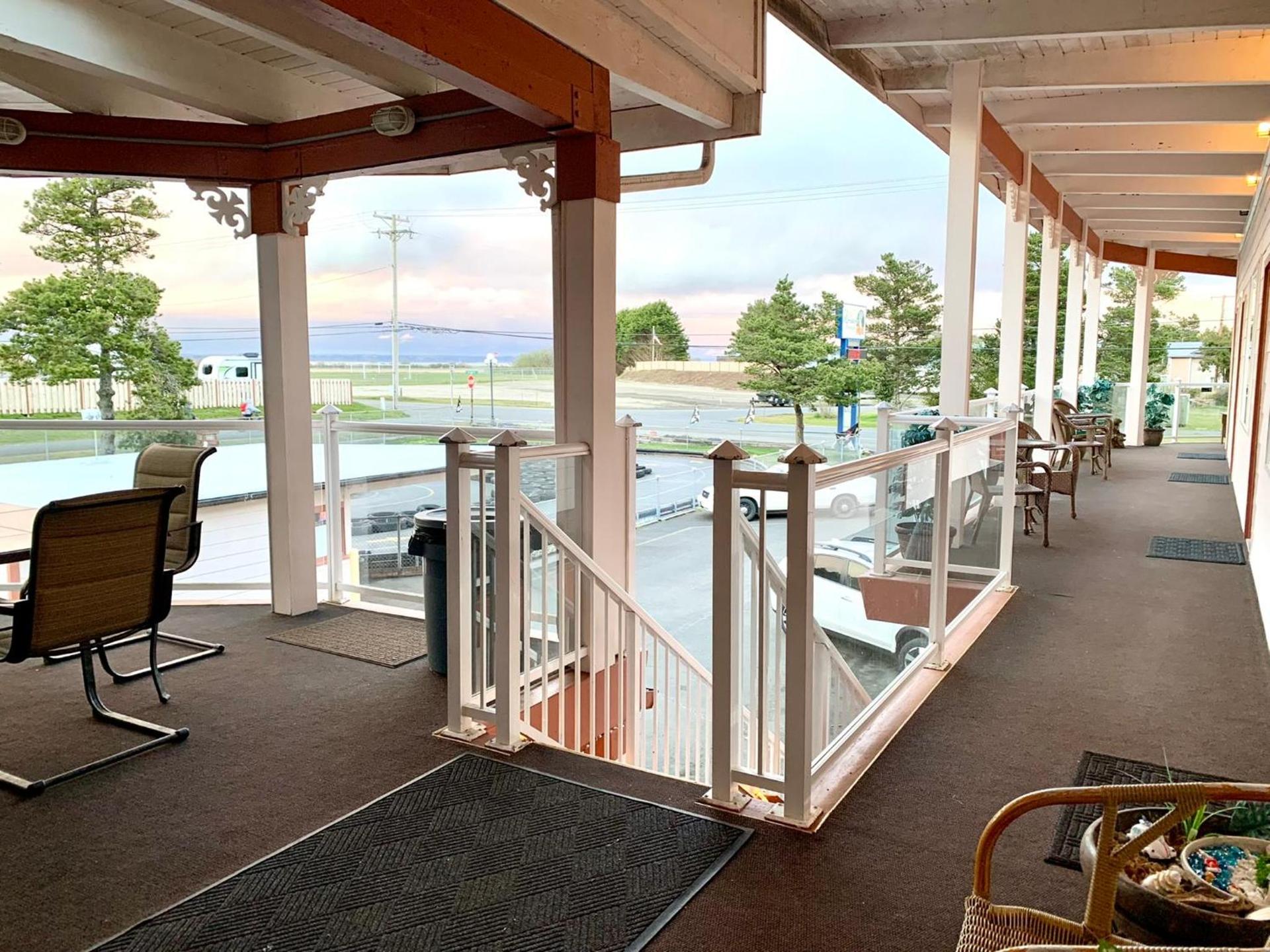 Breakers Boutique Inn photo 26