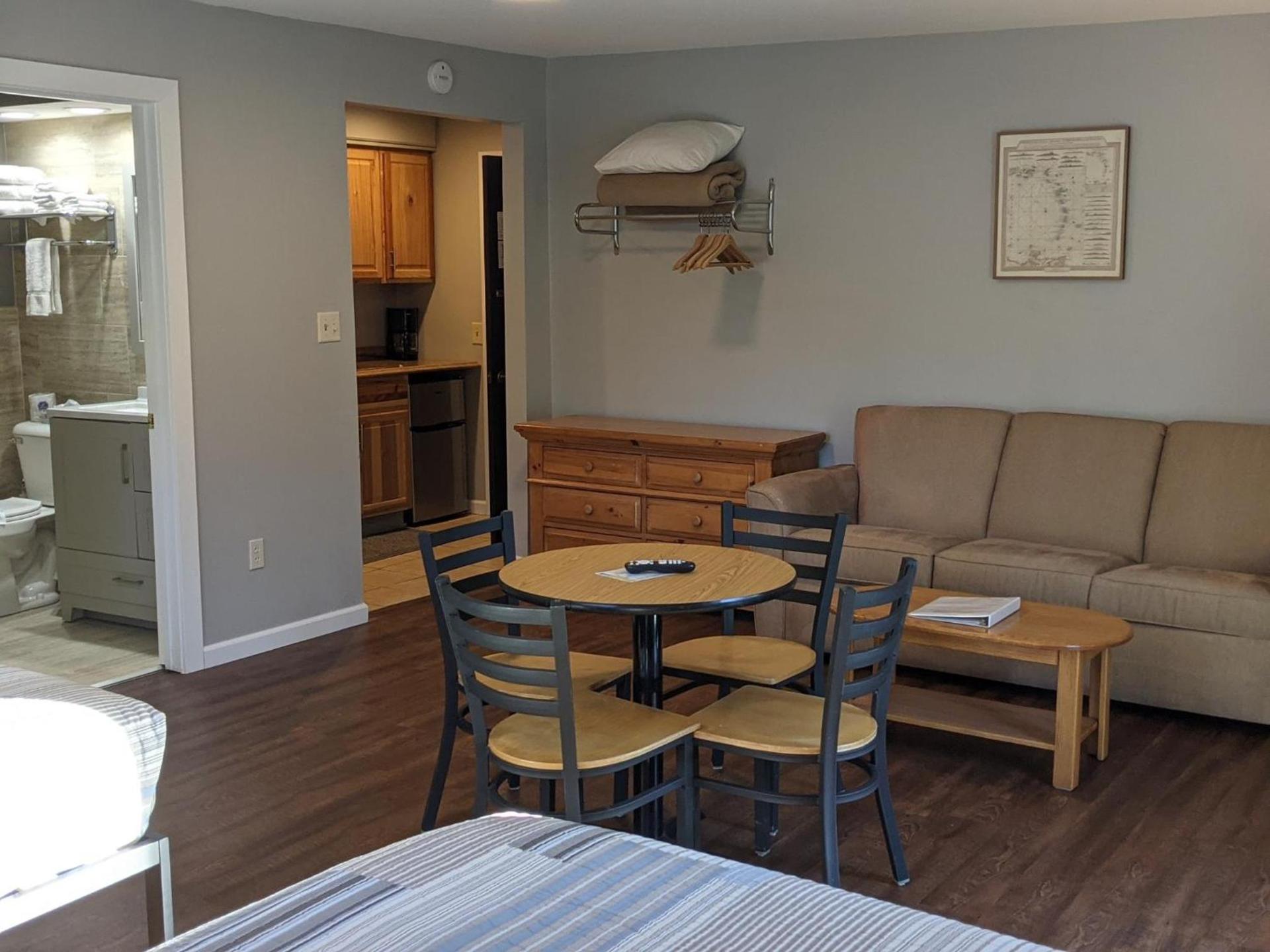 Beach Harbor Resort photo 37