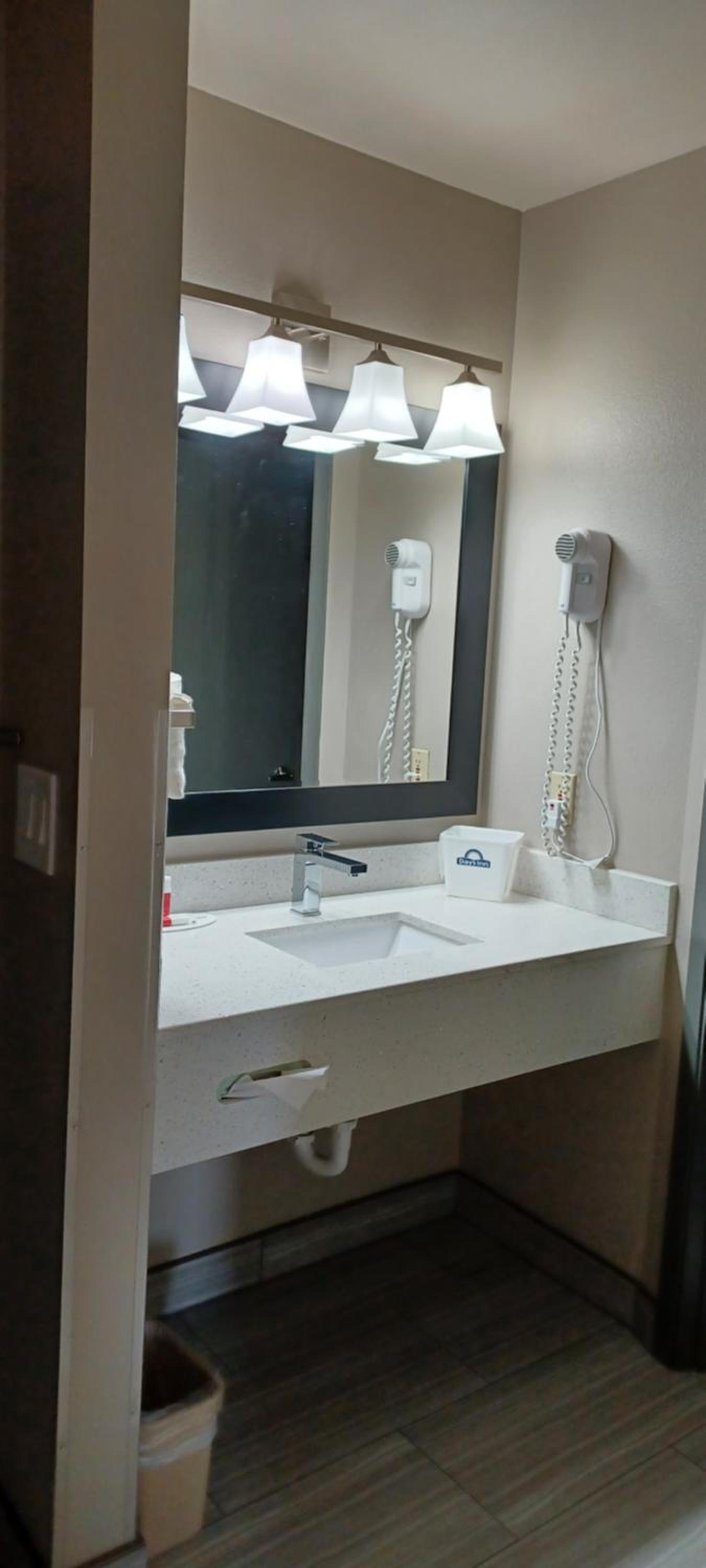 Days Inn by Wyndham Ritzville photo 47