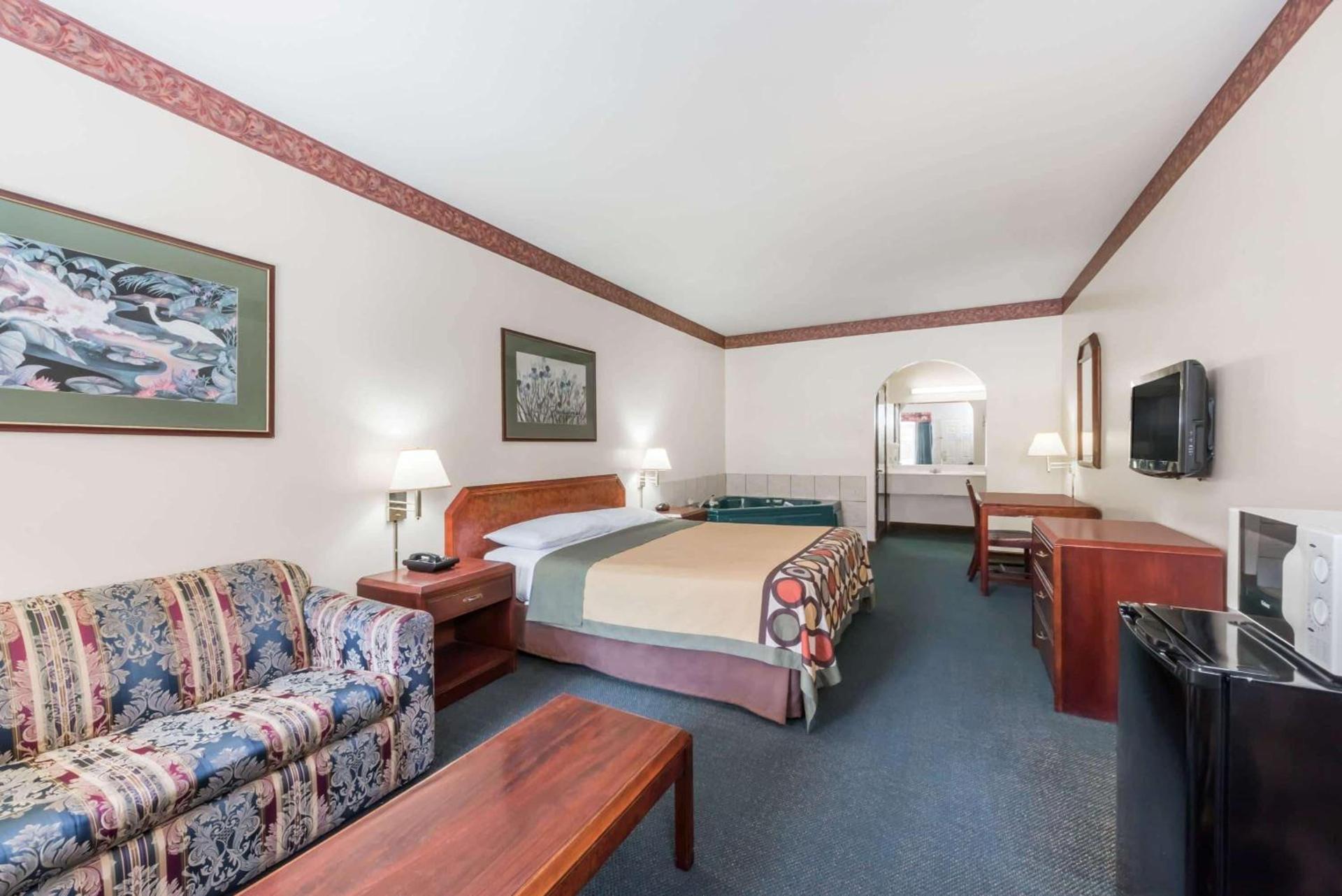 Super 8 by Wyndham Weslaco photo 12