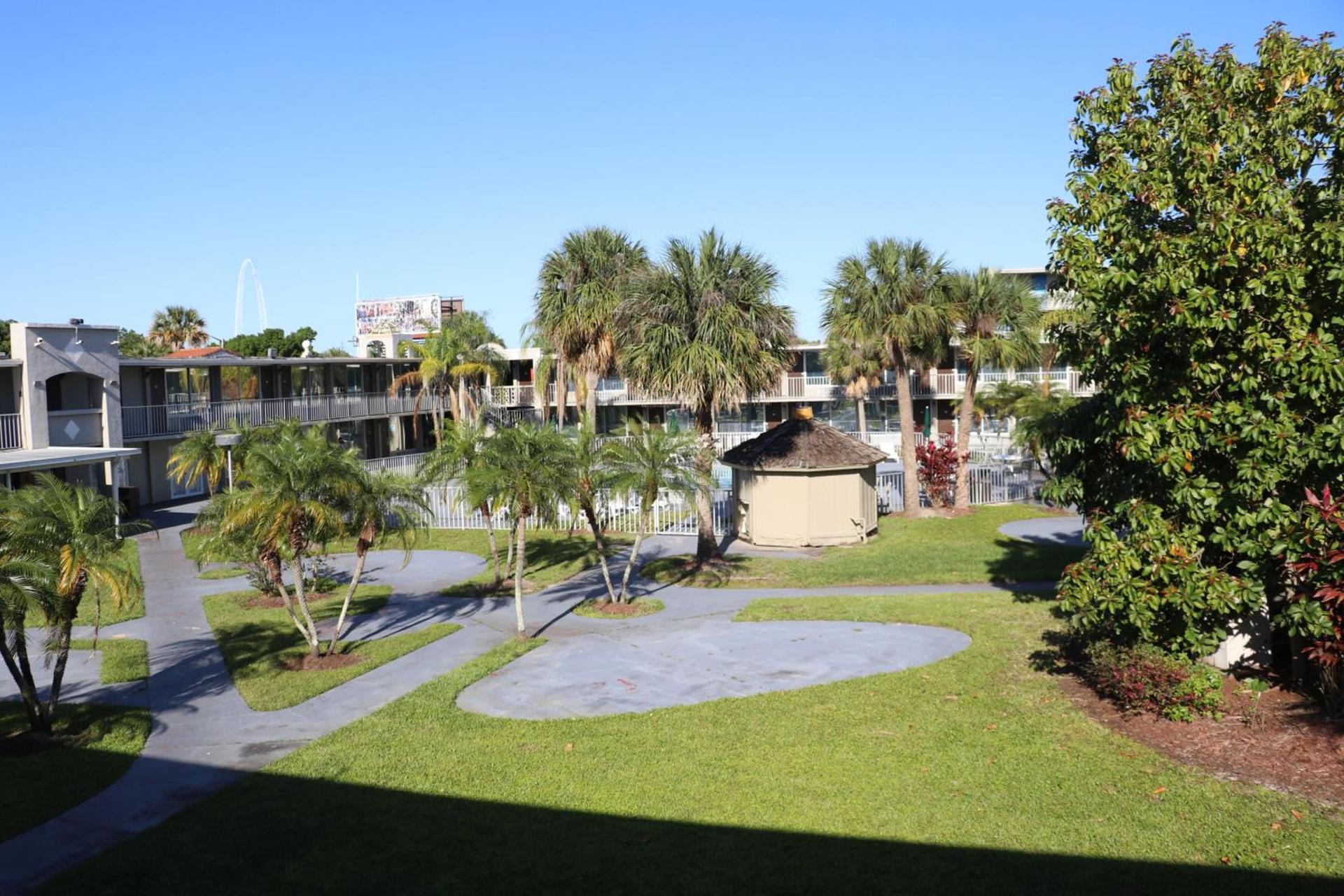Howard Johnson by Wyndham Orlando-International Drive photo 9