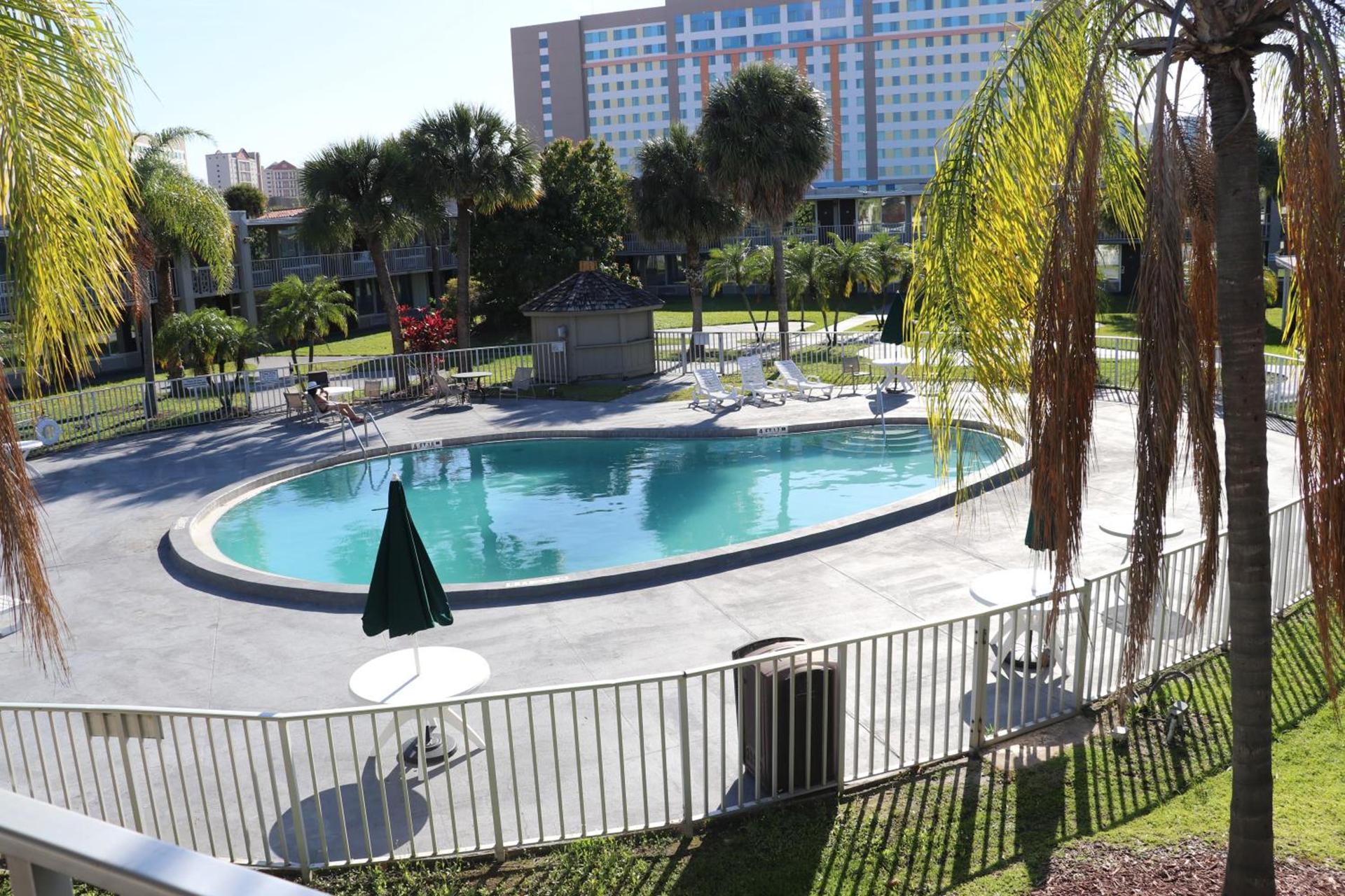 Howard Johnson by Wyndham Orlando-International Drive photo 7