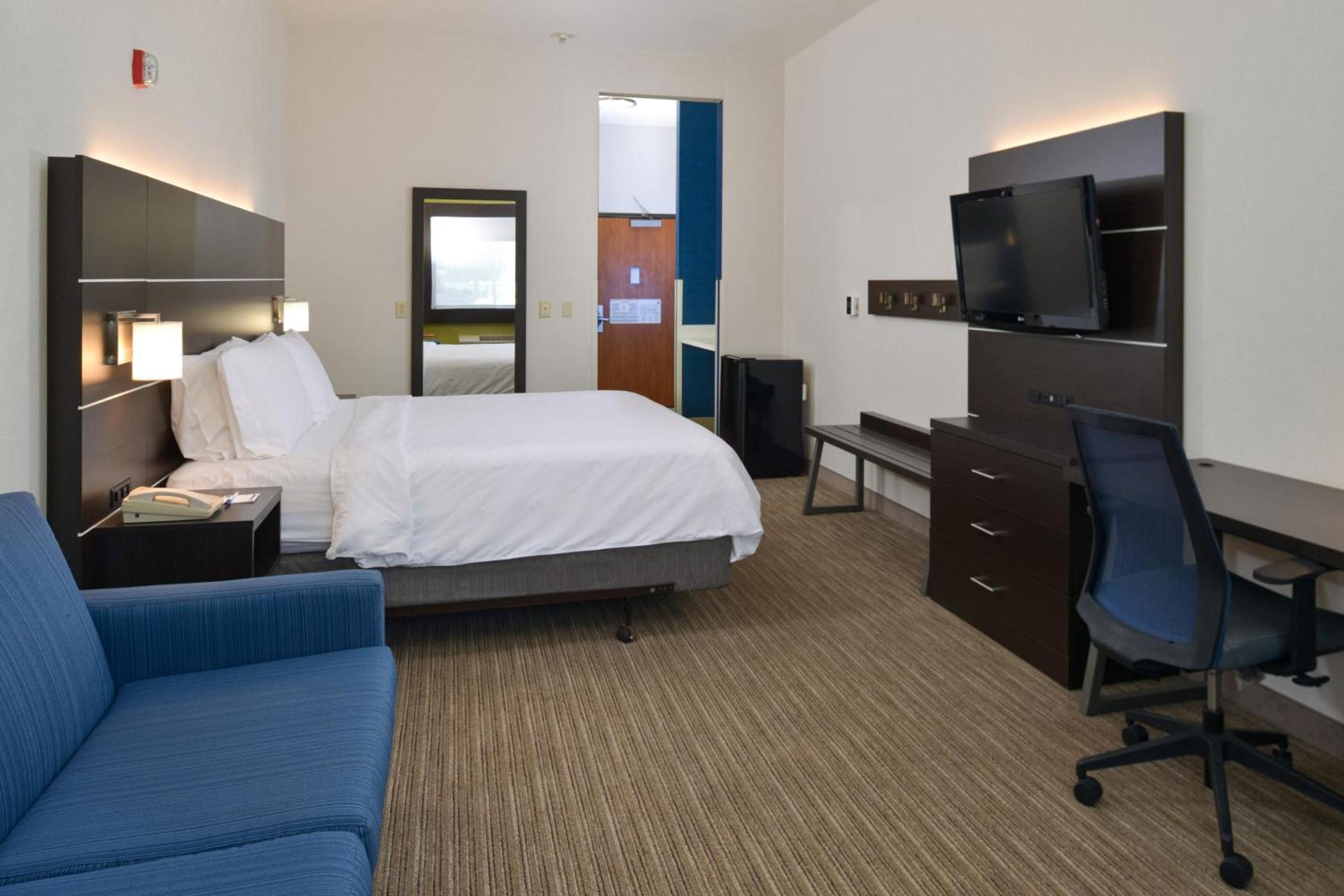 Holiday Inn Express Madera by IHG photo 9