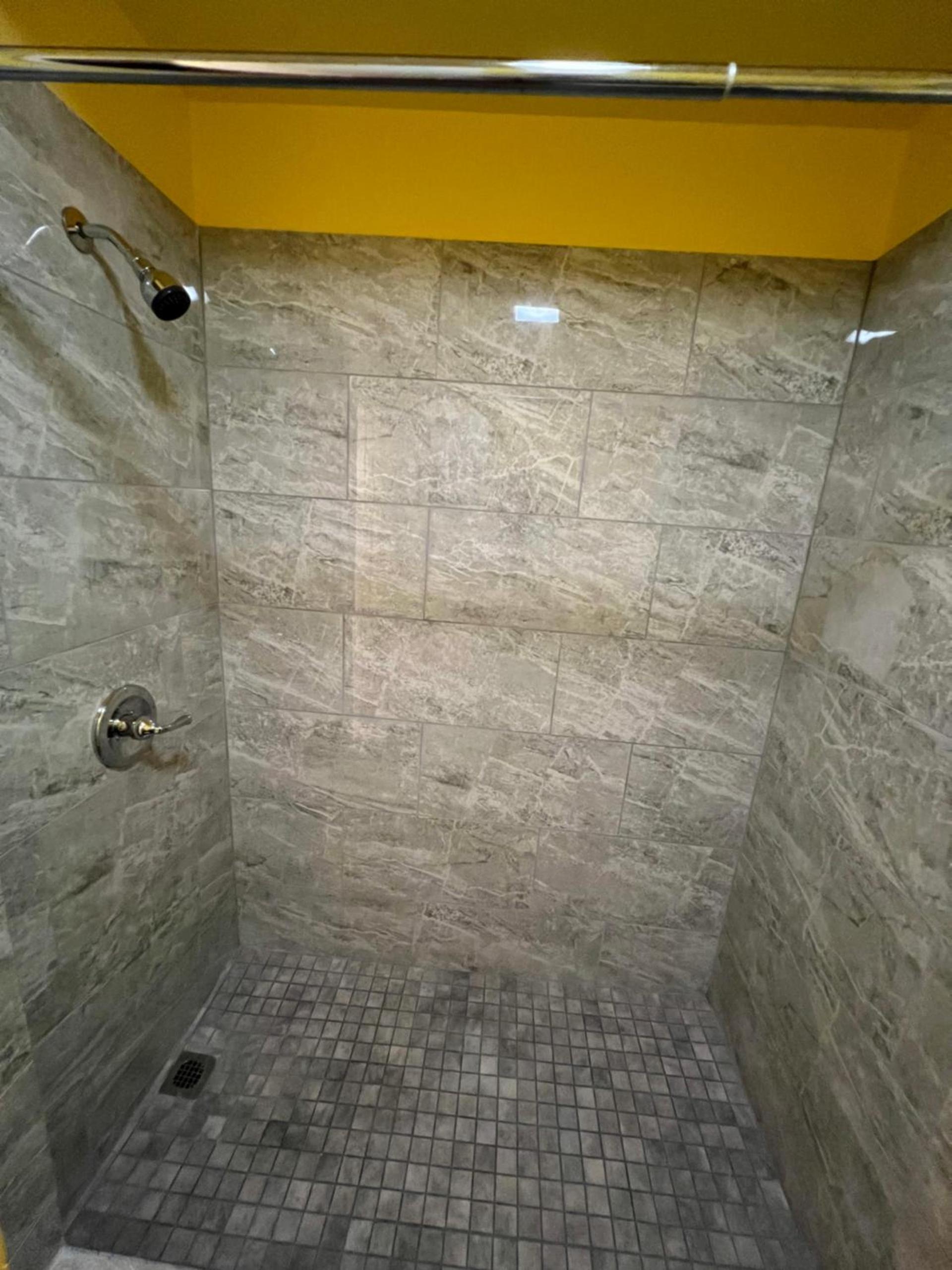 Dragon INN & Suites photo 19