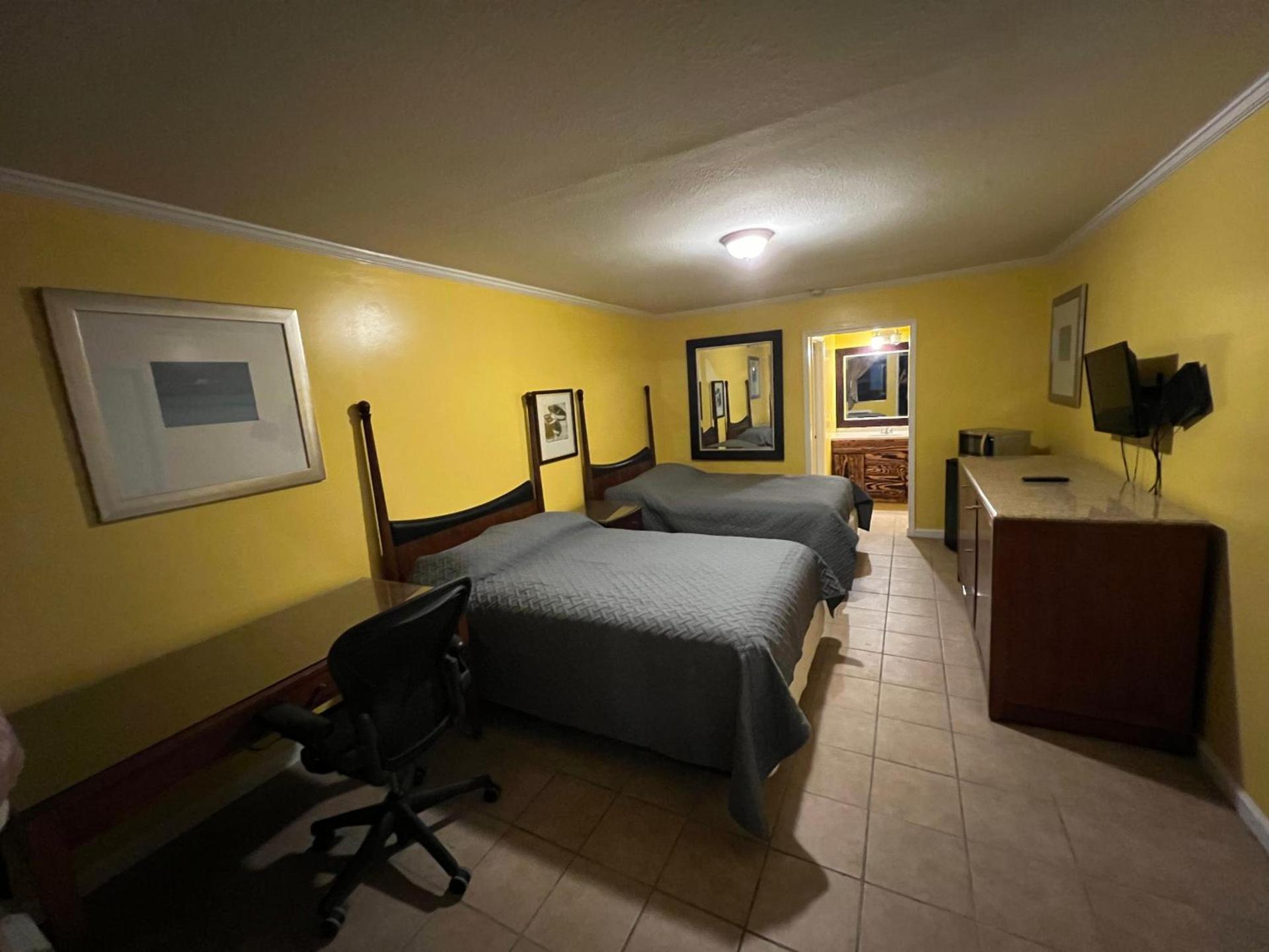 Dragon INN & Suites photo 2