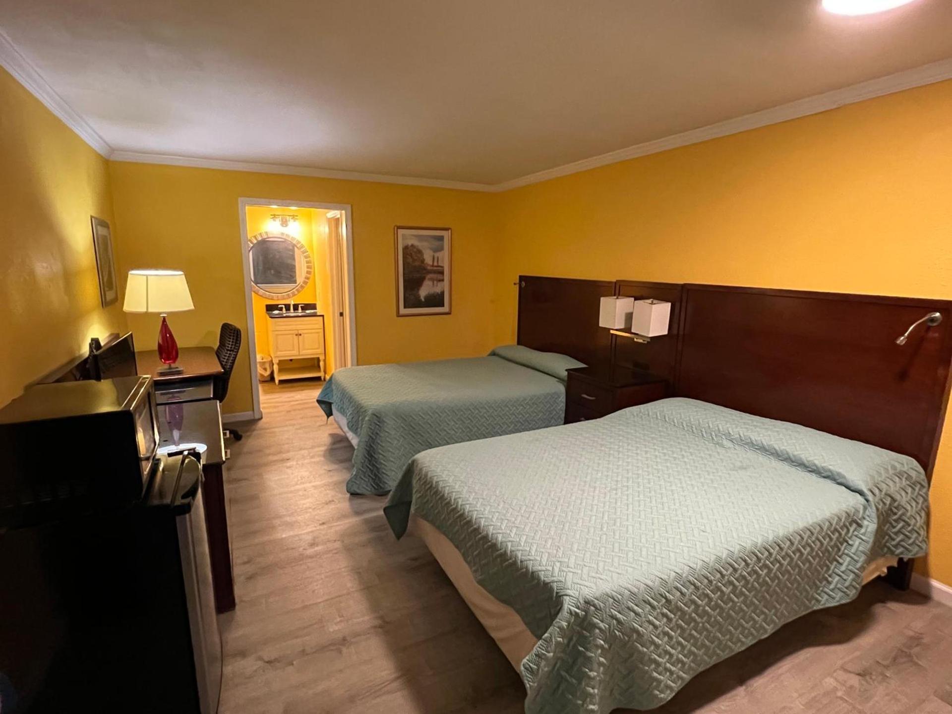 Dragon INN & Suites photo 38