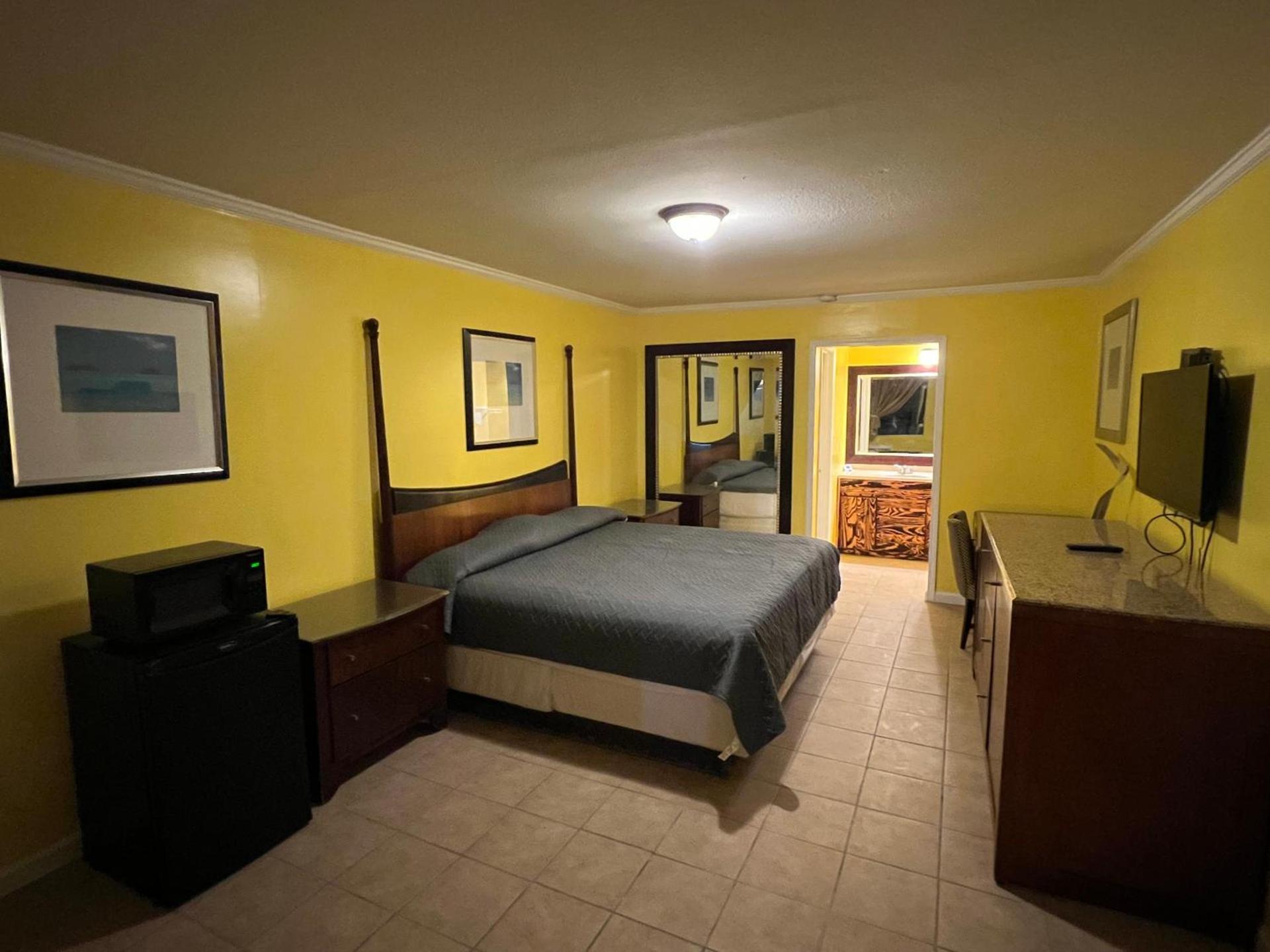 Dragon INN & Suites photo 33