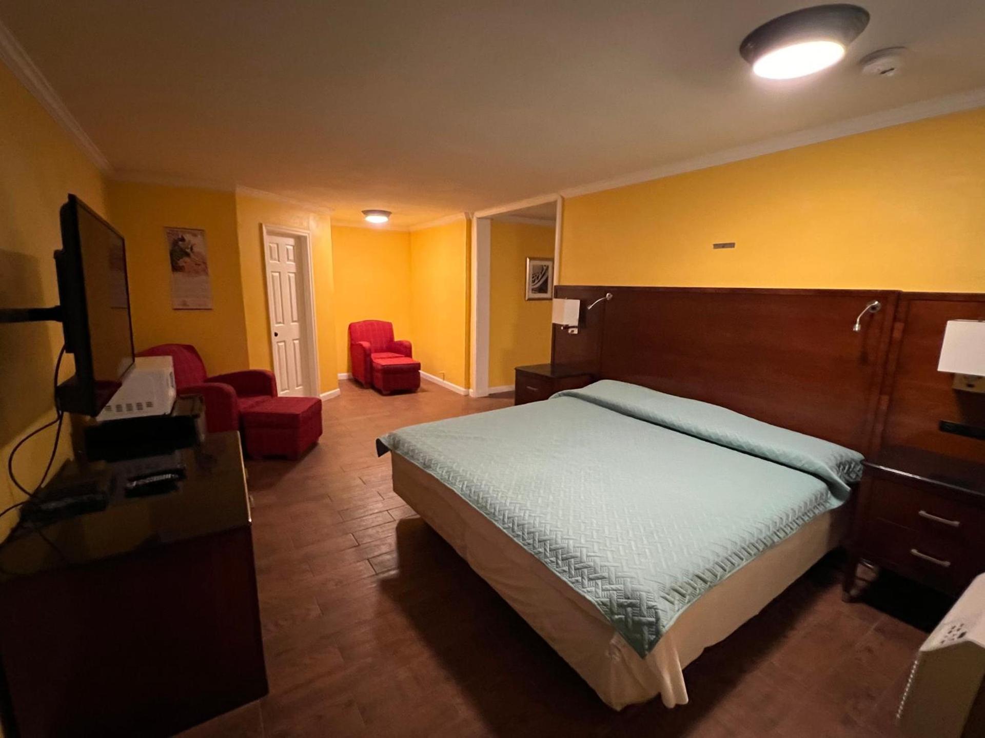 Dragon INN & Suites photo 20