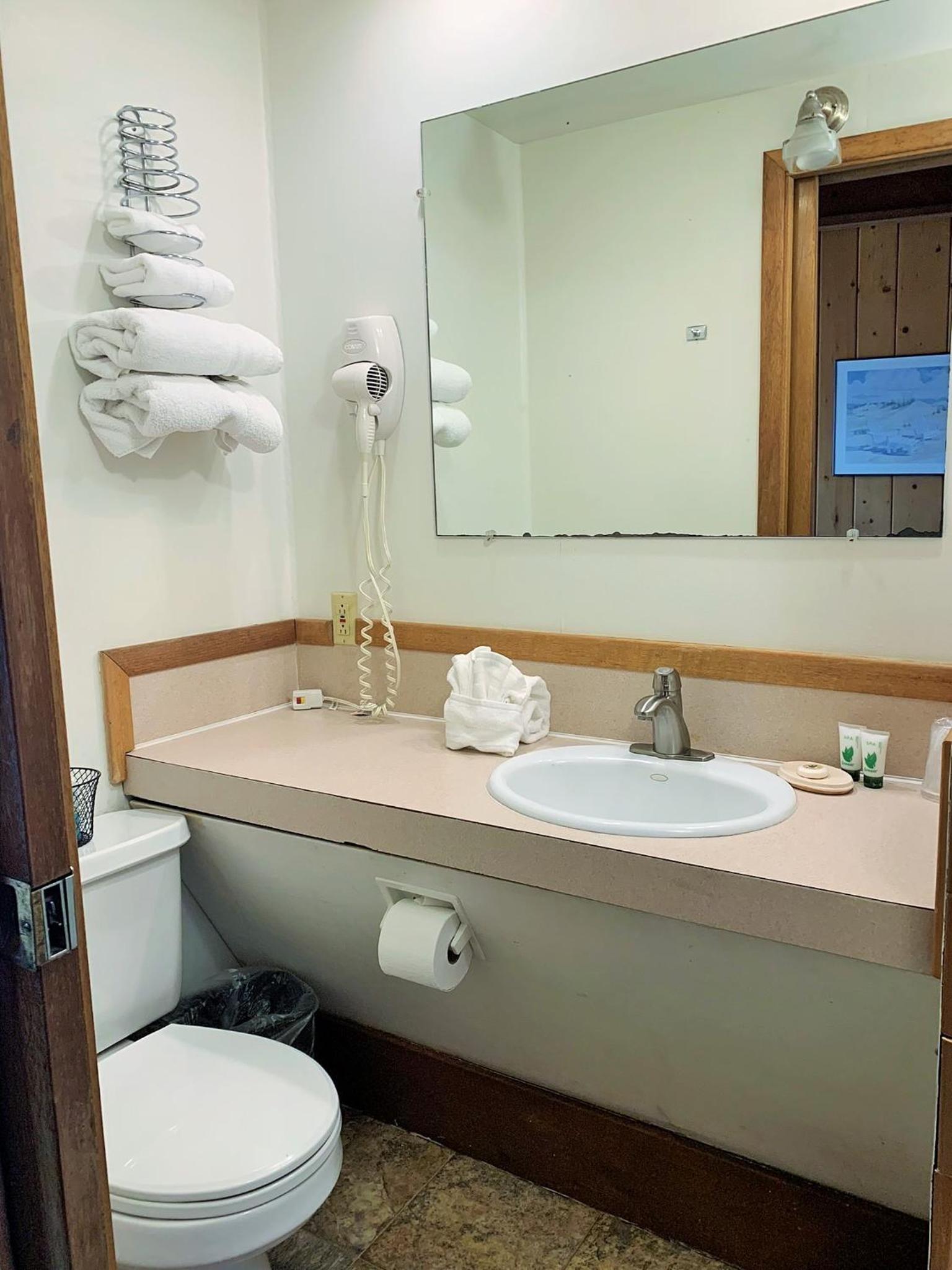 Breakers Boutique Inn photo 59