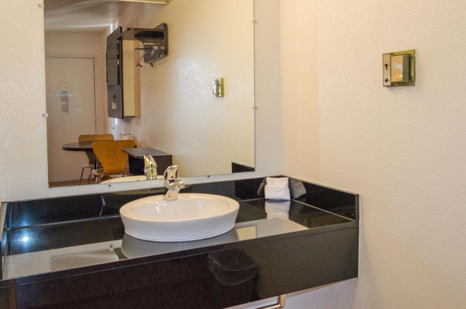 Motel 6-Ardmore, OK photo 39