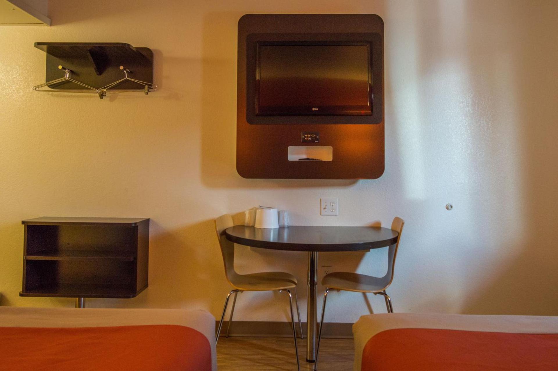Motel 6-Ardmore, OK photo 40