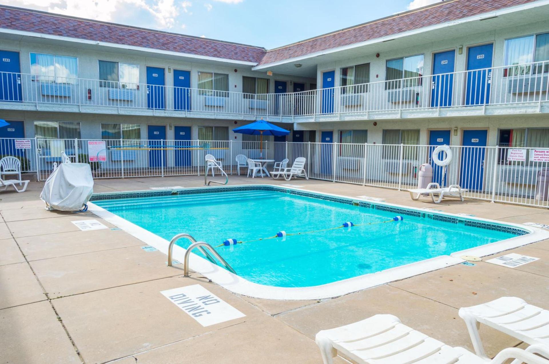 Motel 6-Ardmore, OK photo 2