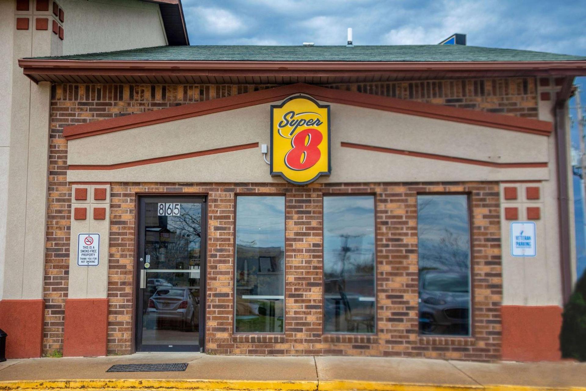 Super 8 by Wyndham Mountain Home photo 4