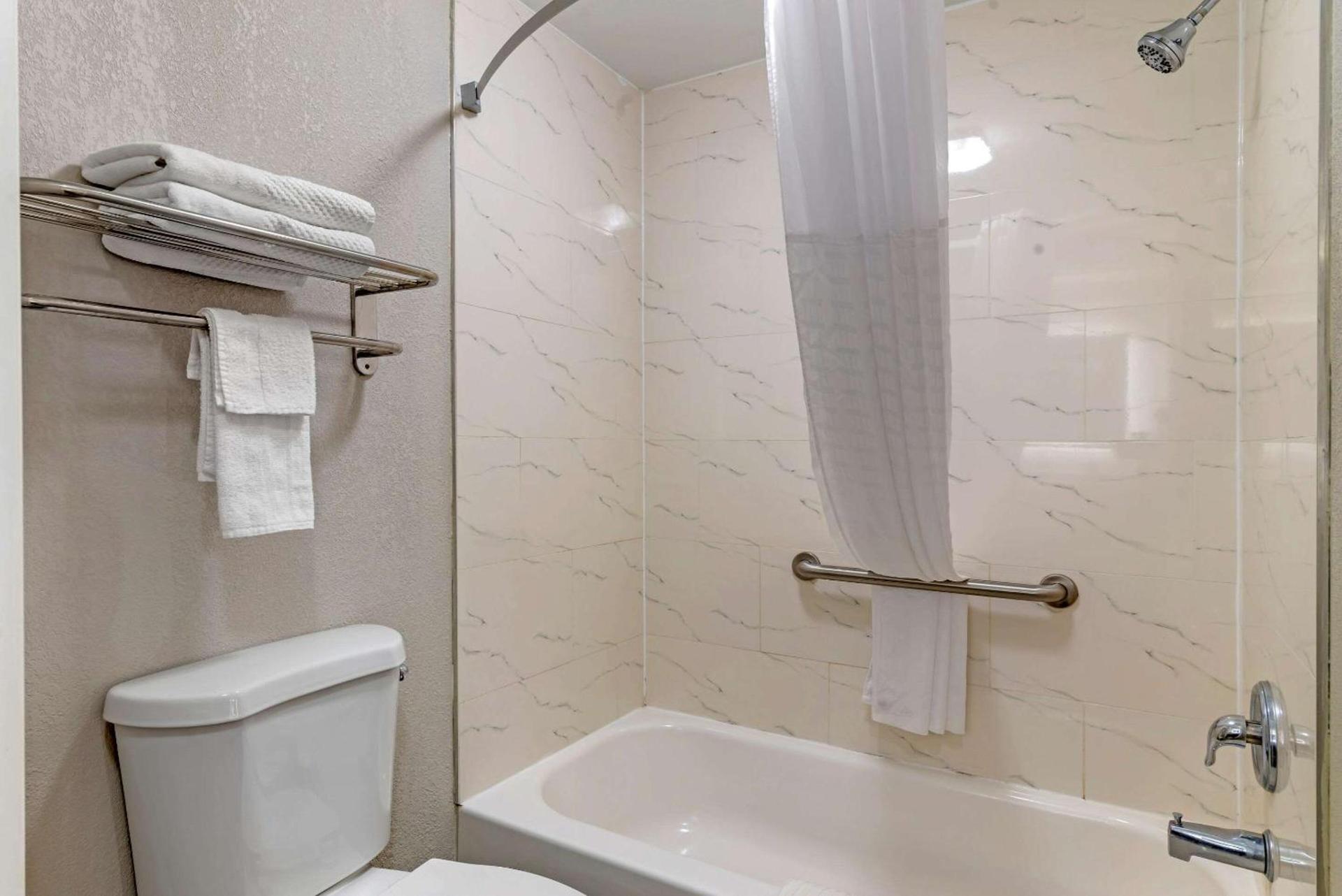 Quality Inn Newnan - Atlanta South photo 8