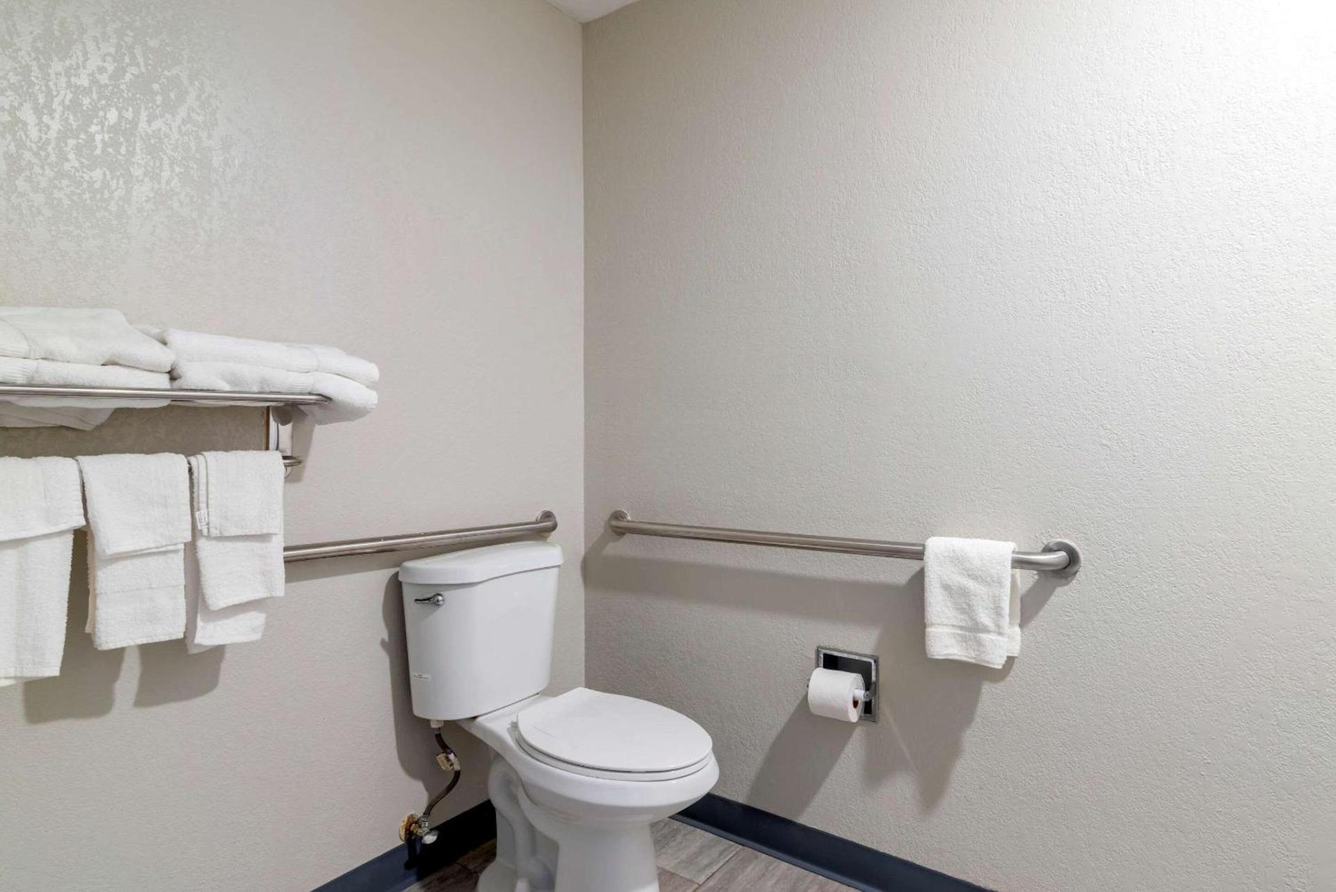 Quality Inn Newnan - Atlanta South photo 9