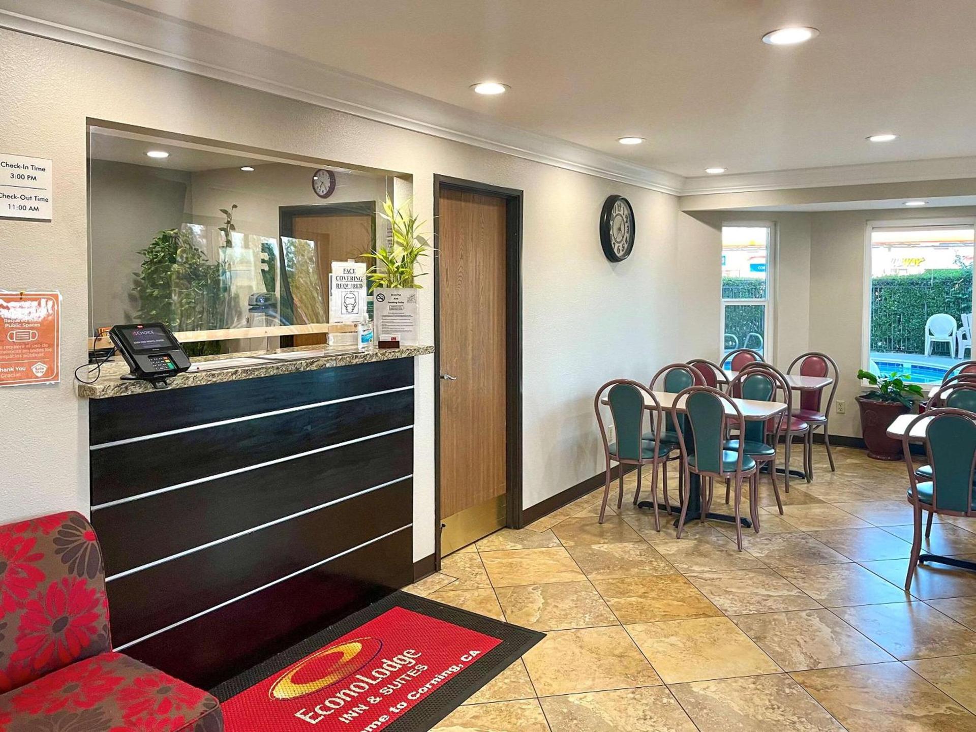 Econo Lodge Inn & Suites Corning Travel Center photo 2