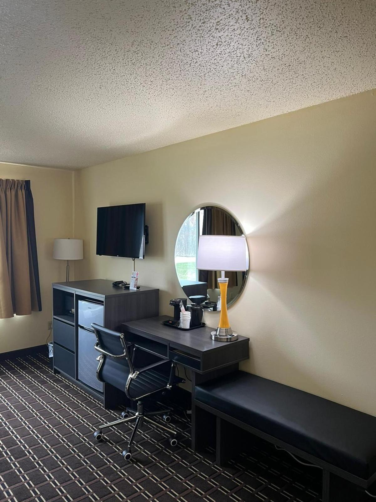 Super 8 by Wyndham Watertown WI photo 19