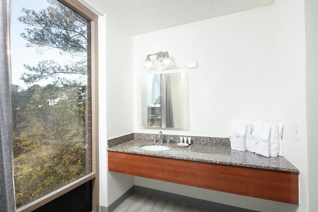 Wyndham Garden Columbia-Ft Jackson photo 39