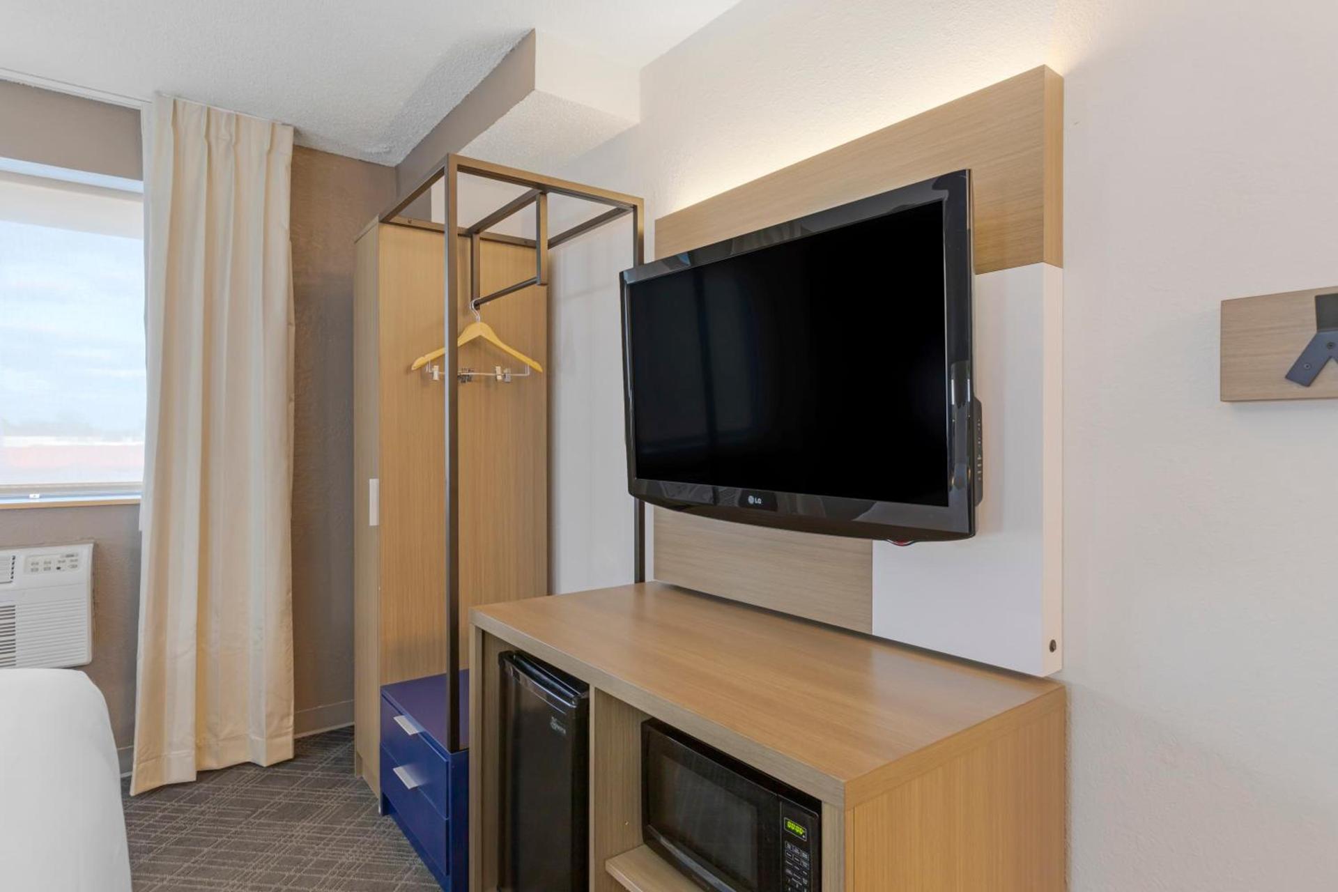 Comfort Inn Detroit - Troy photo 51